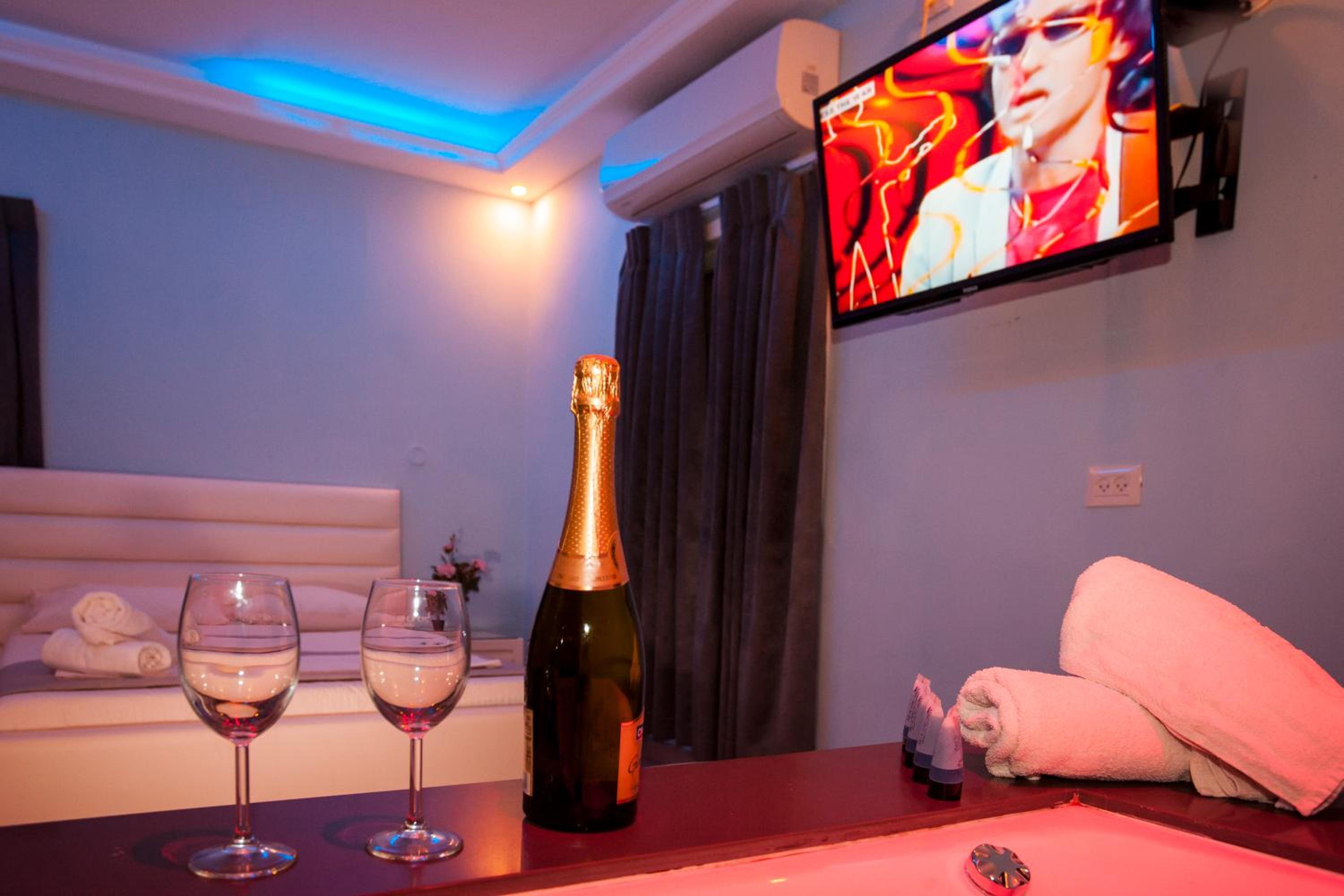 Superior King Suite