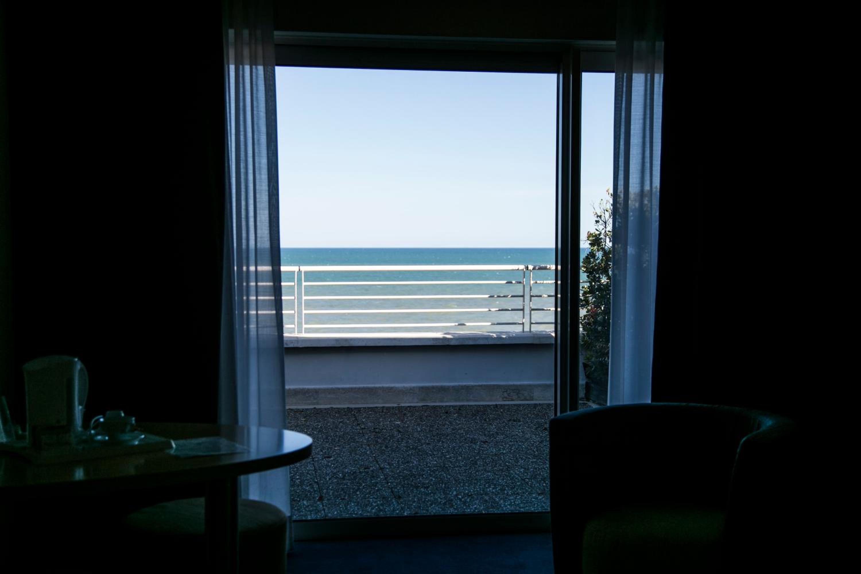 Superior Double Room Balcony with Sea View (1 Adult) photo 3