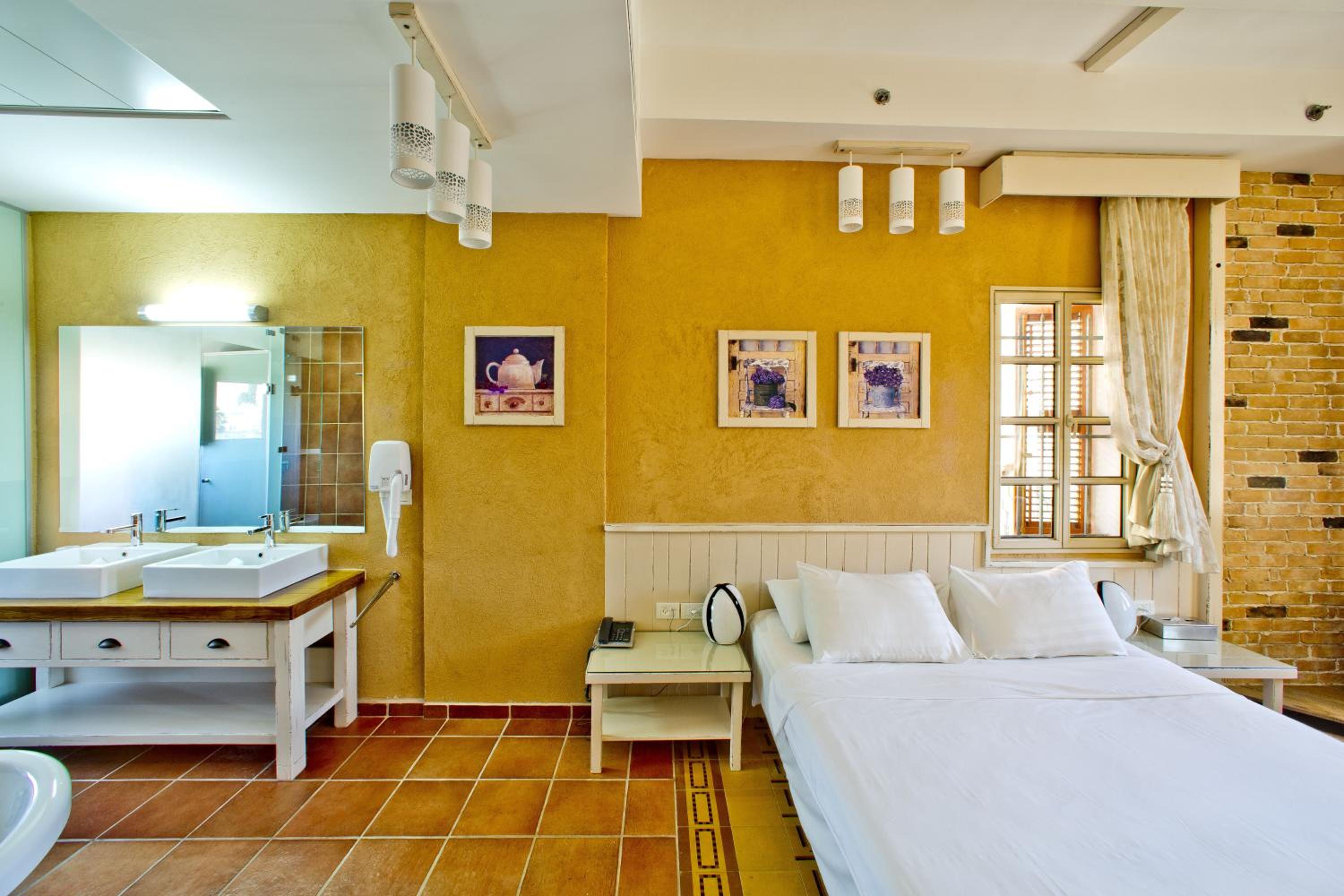 Superior Room - Photo 9
