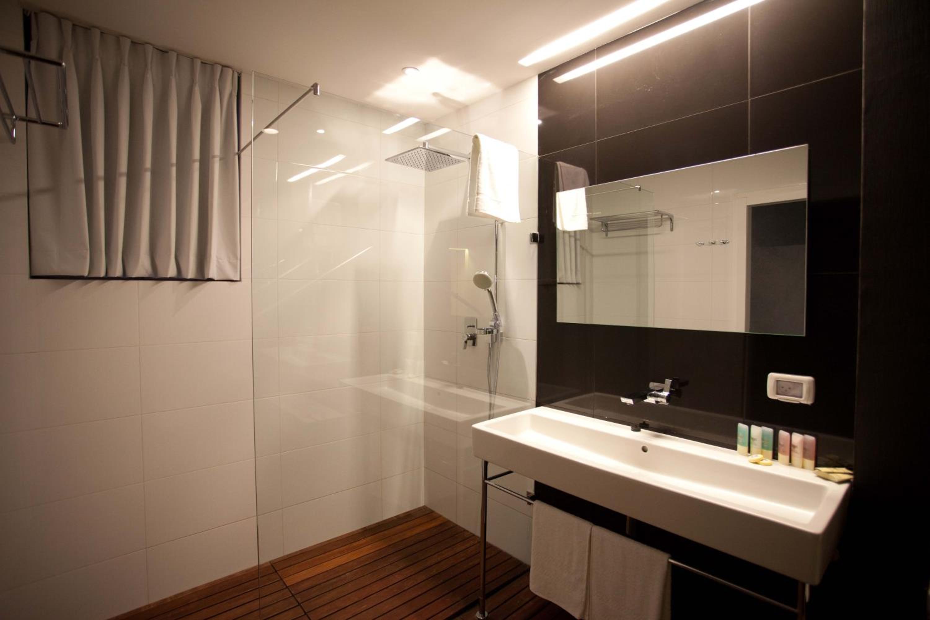 Superior Room - Photo 12