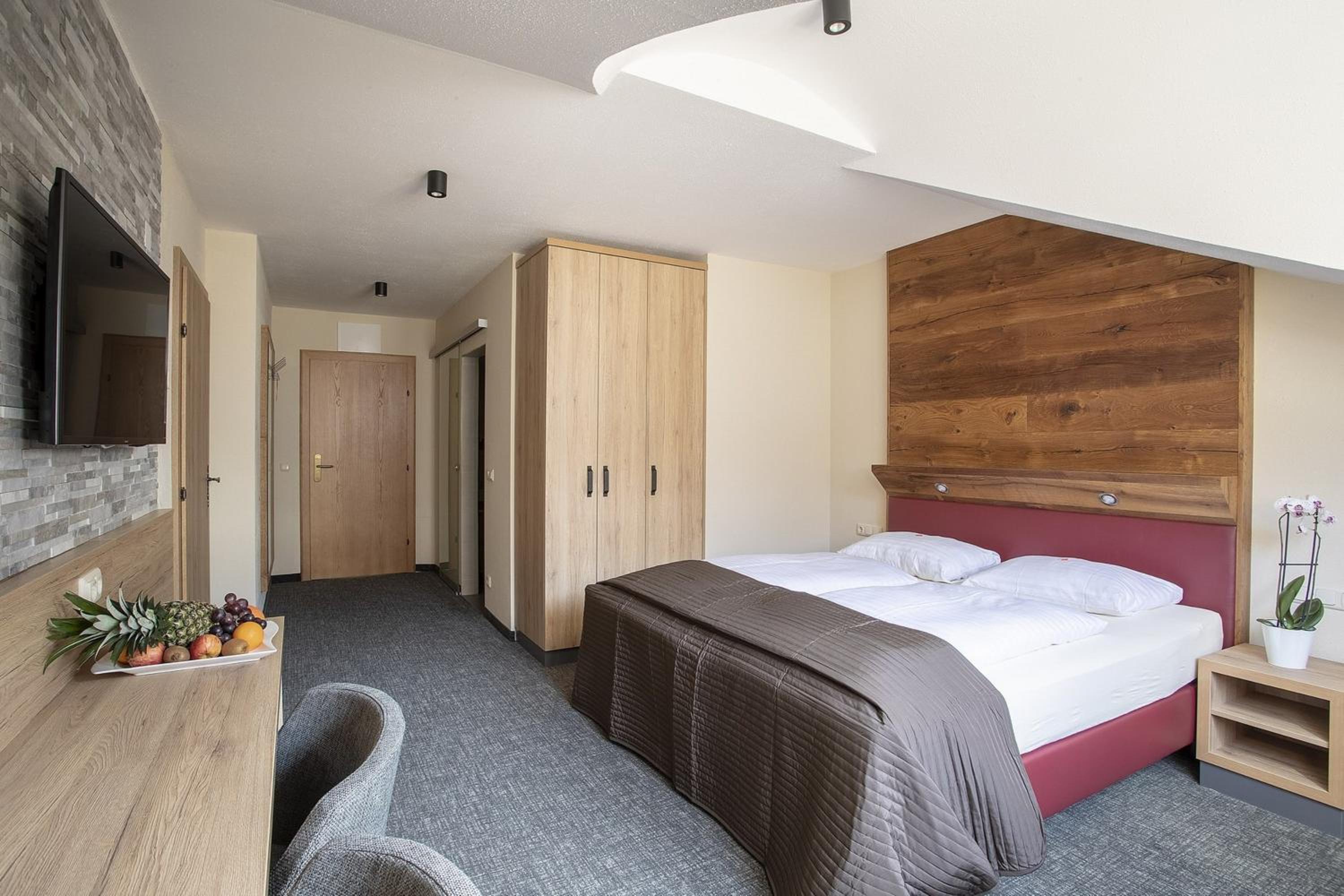 Double Room - Photo 6