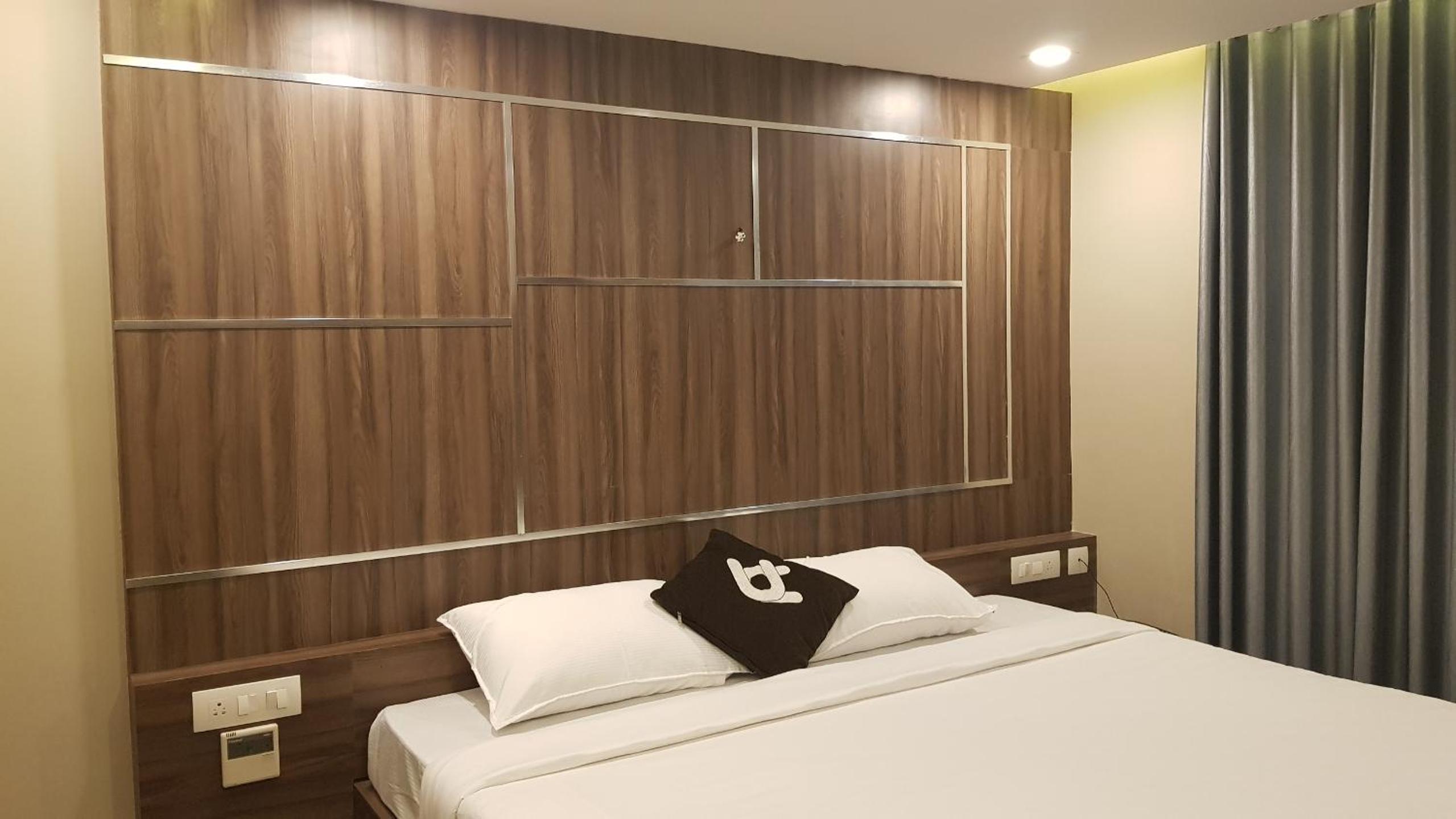 Deluxe Double Room with Balcony photo 1