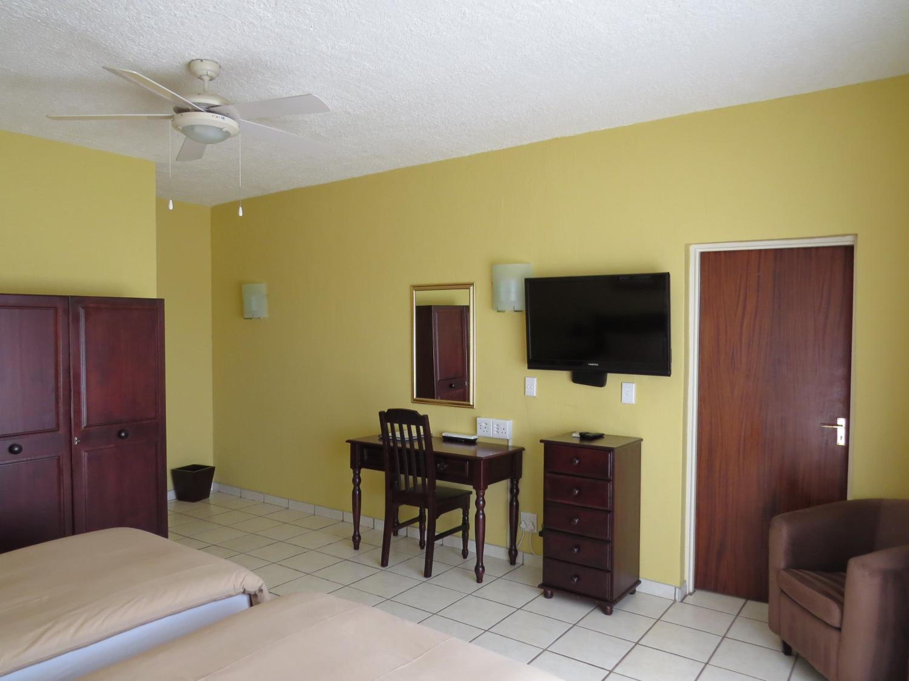 Twin/Double Room - Photo 3