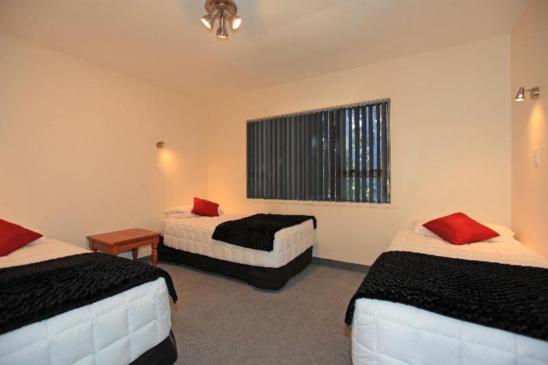 One-Bedroom Apartment - Photo 1