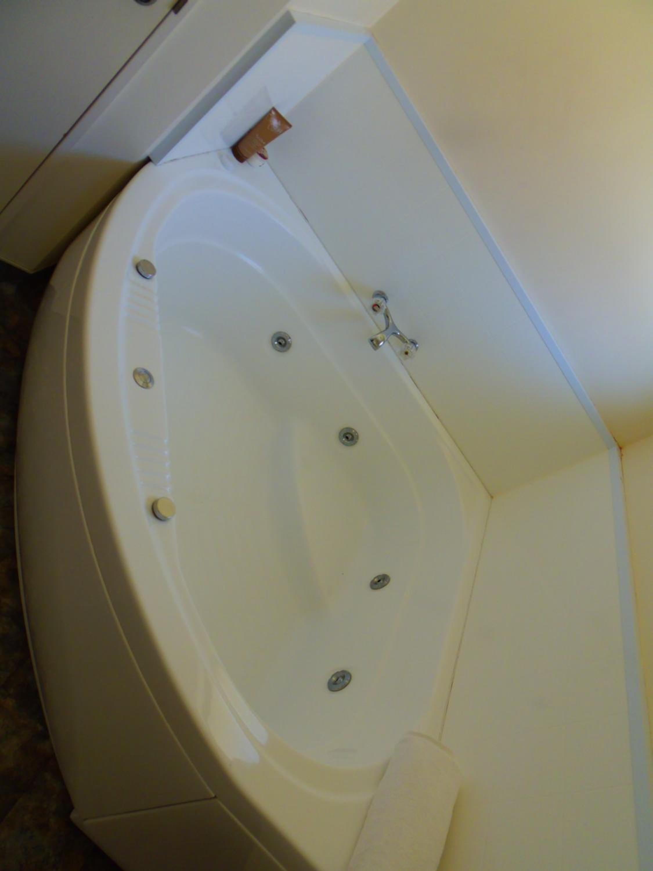 Studio with Spa Bath photo 1