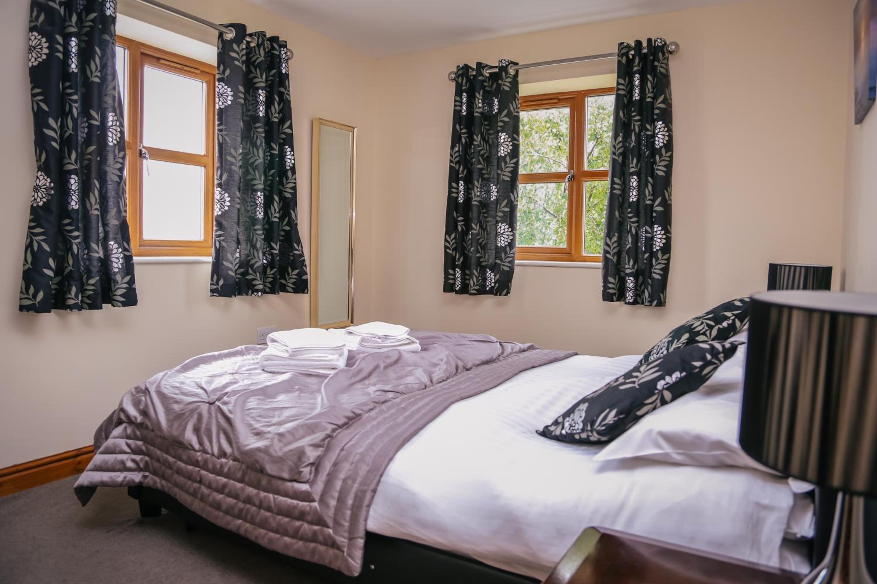 Three-Bedroom House photo 1