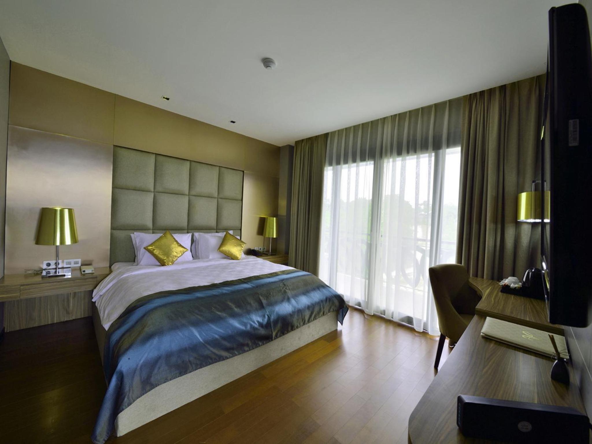 Executive Suite photo 3