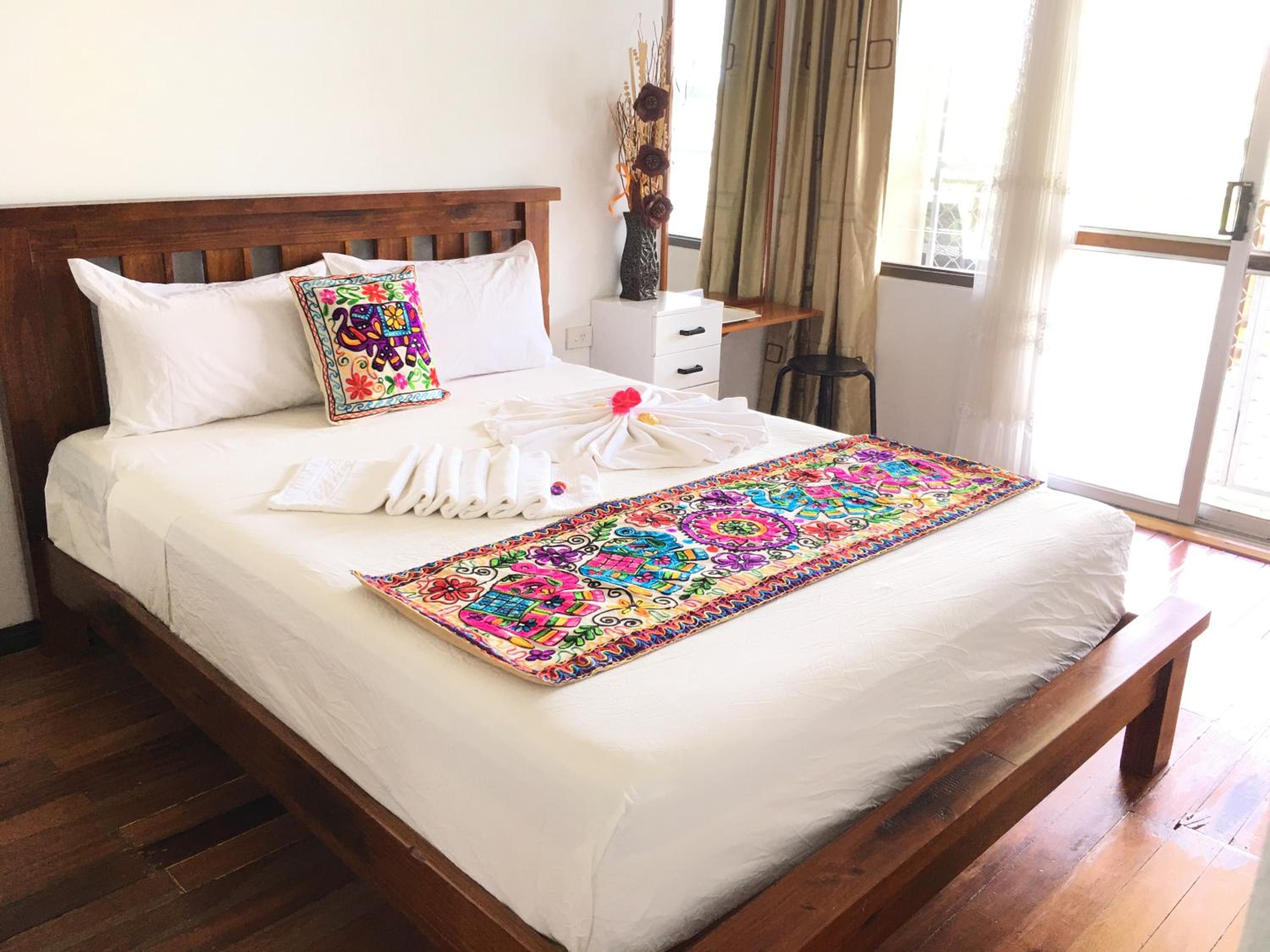 Queen Room with Balcony photo 3