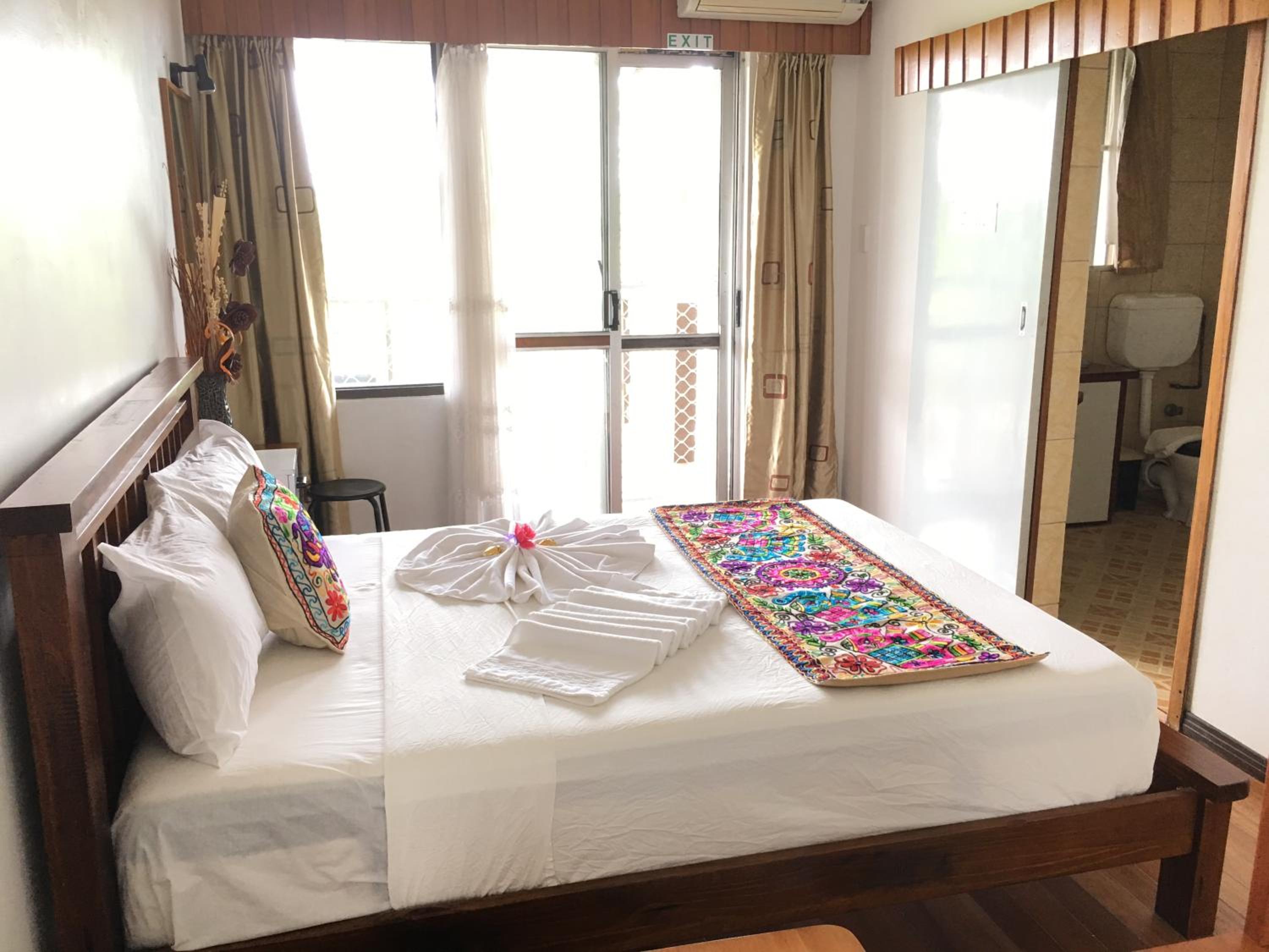 Queen Room with Balcony photo 2