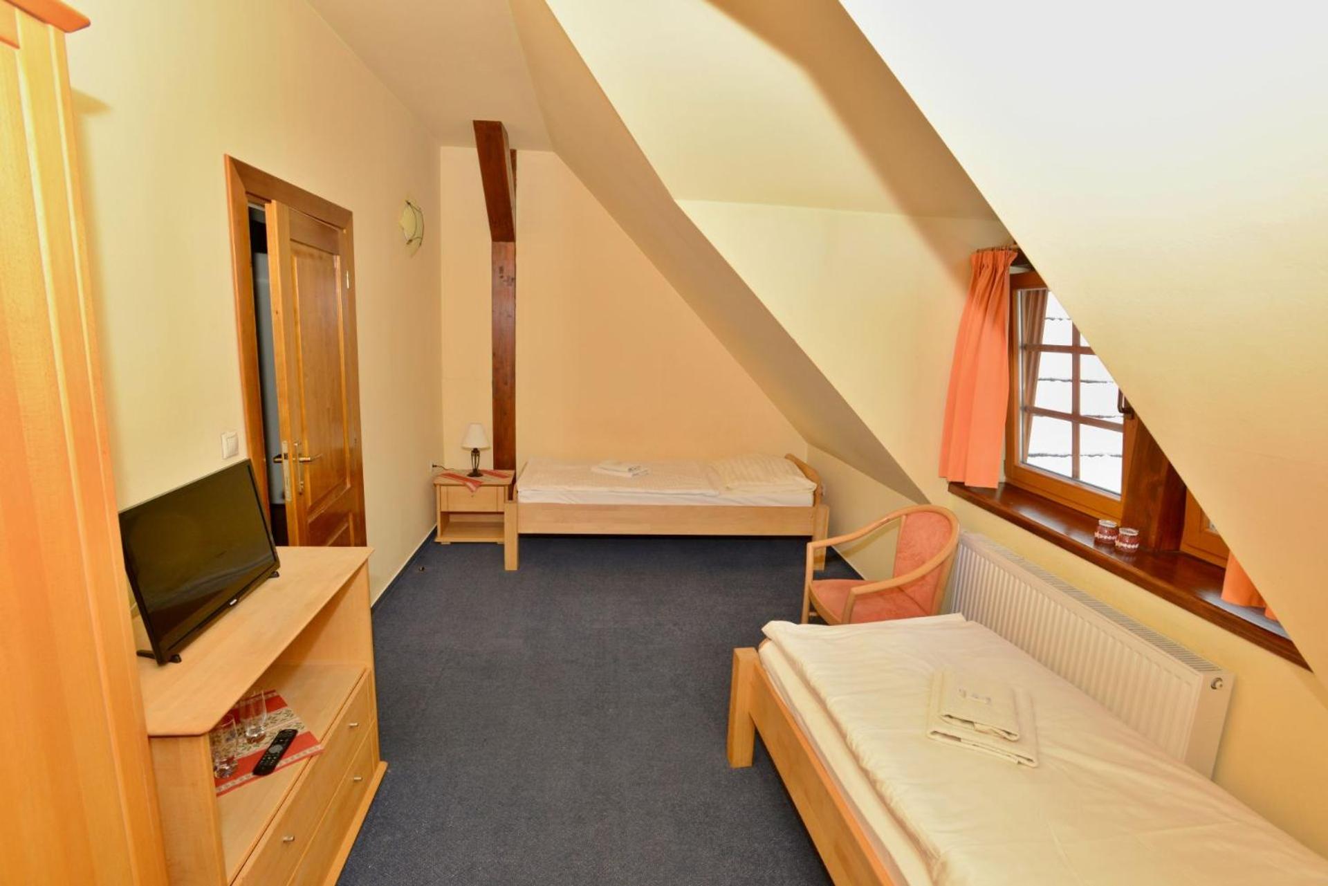 Twin Room - Photo 1