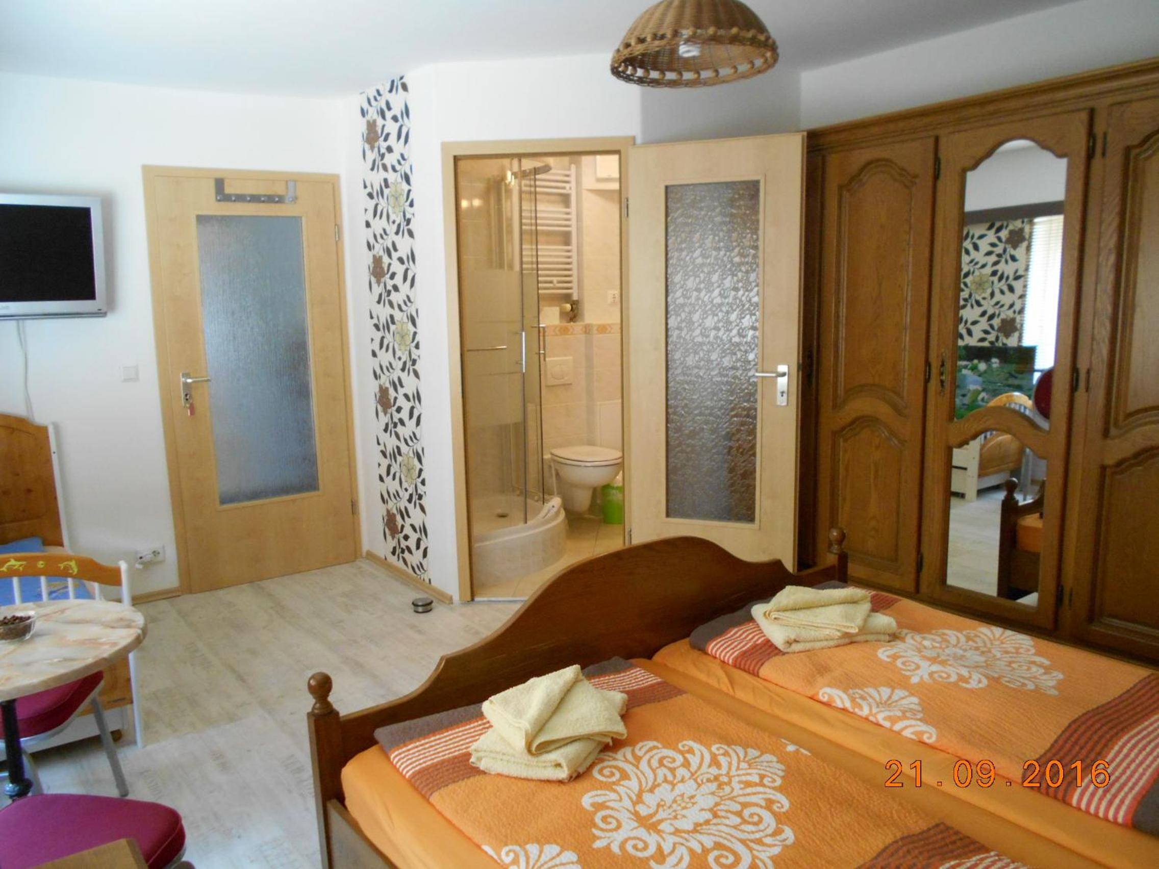 Double or Twin Room with Shower photo 3