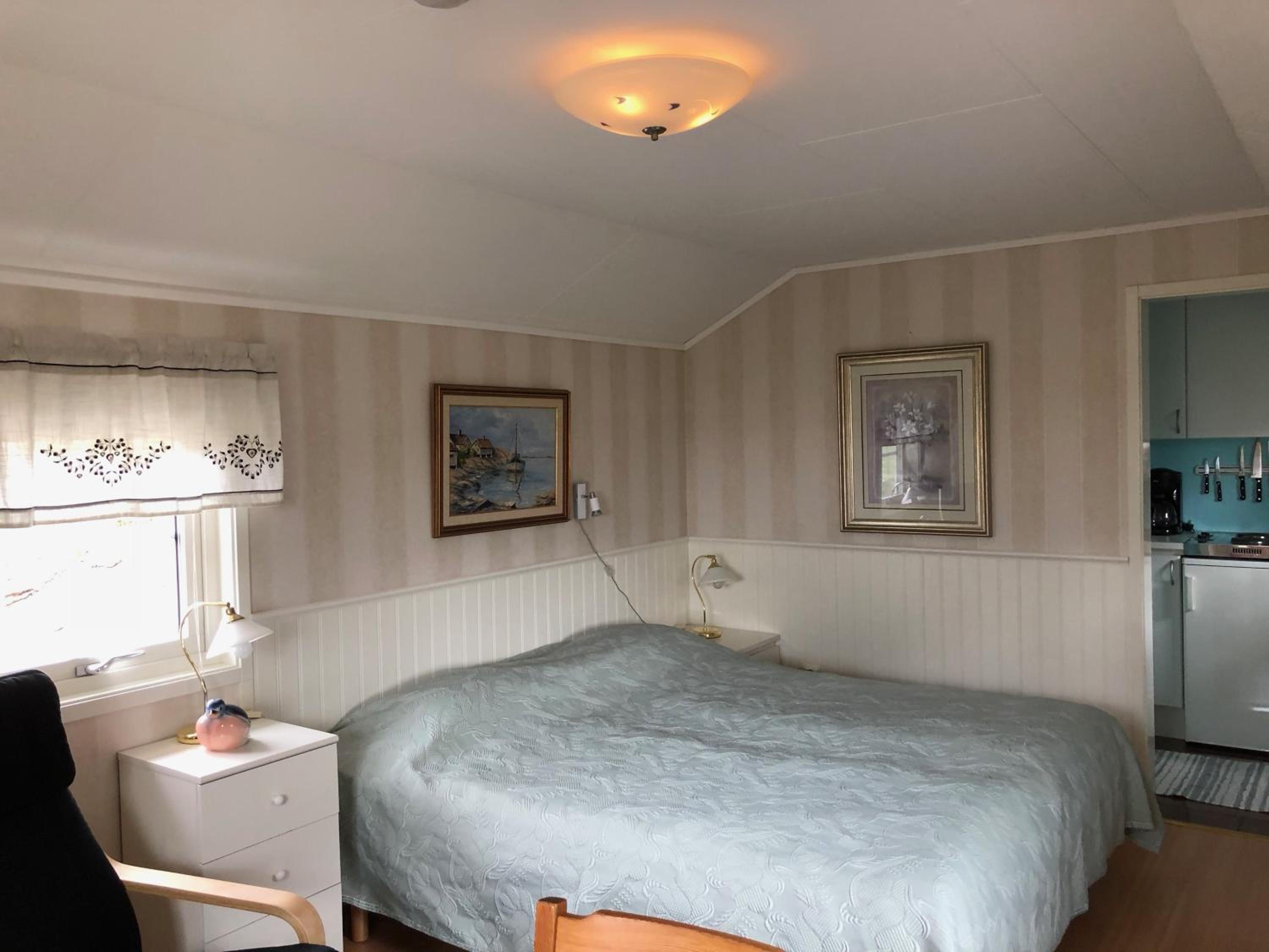 One-Bedroom Cottage - Photo 3