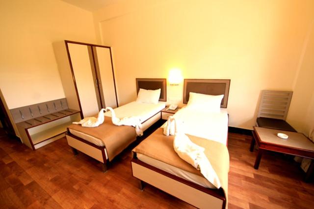 Standard Twin Room - Photo 5