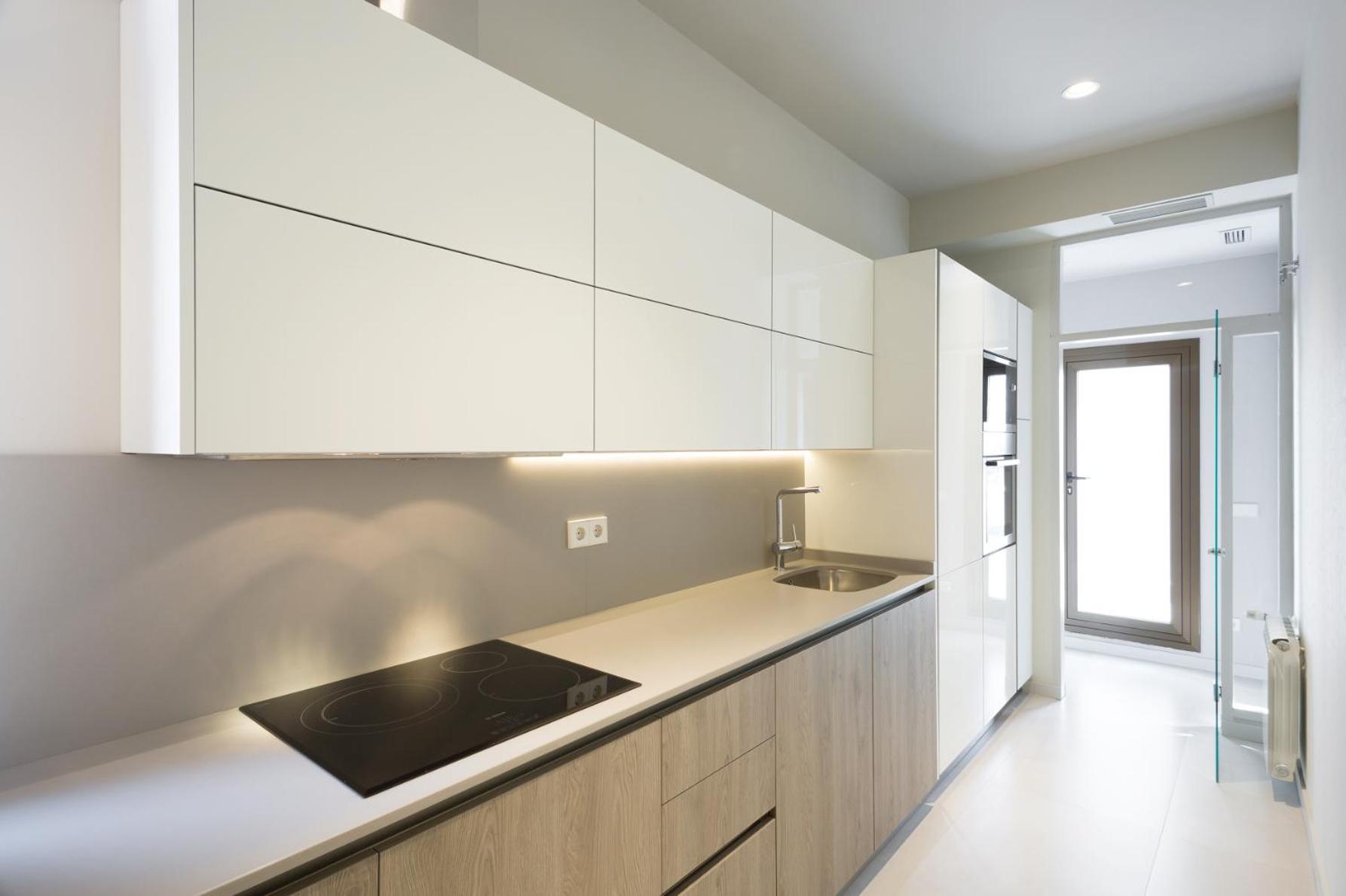 Apartment with Terrace - Photo 16