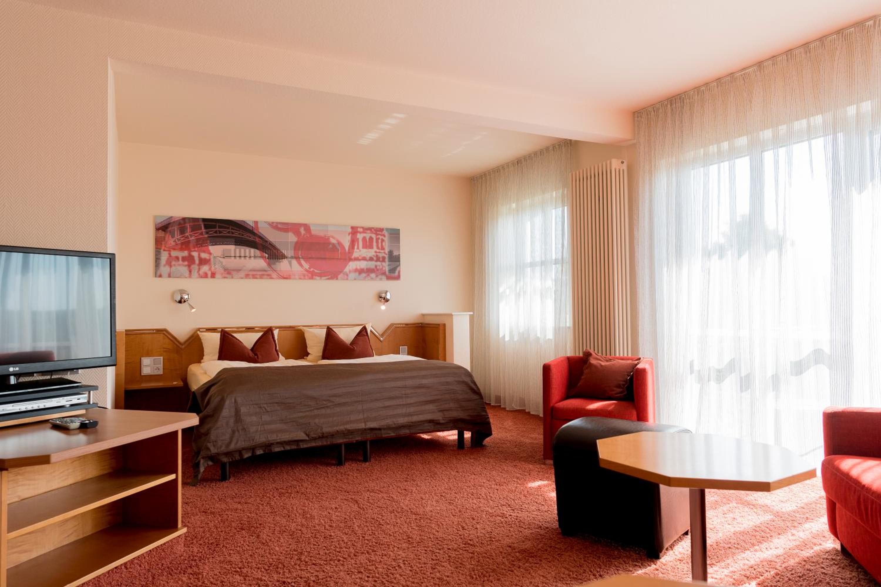 Deluxe-Apartement, sep. building 984 ft from the main building photo 2