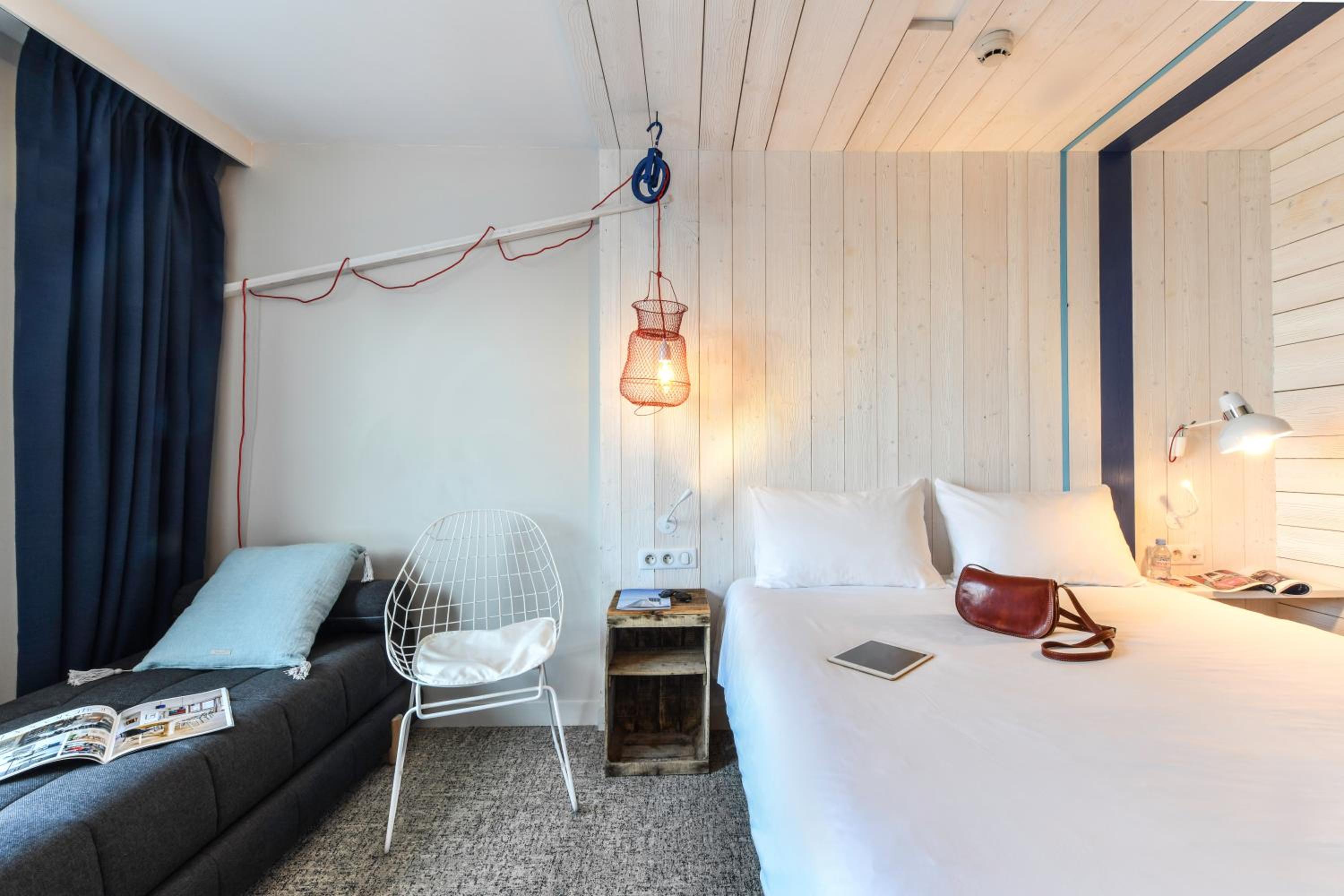 Double Room with Sofa Bed and Countryside View - Photo 8