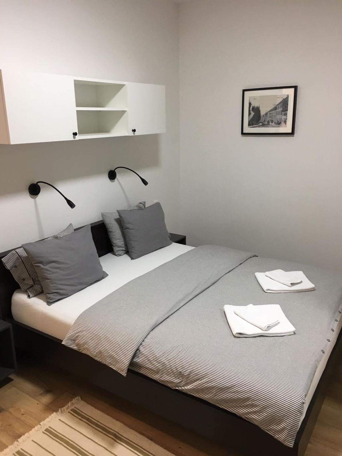 Studio Apartment - Photo 11