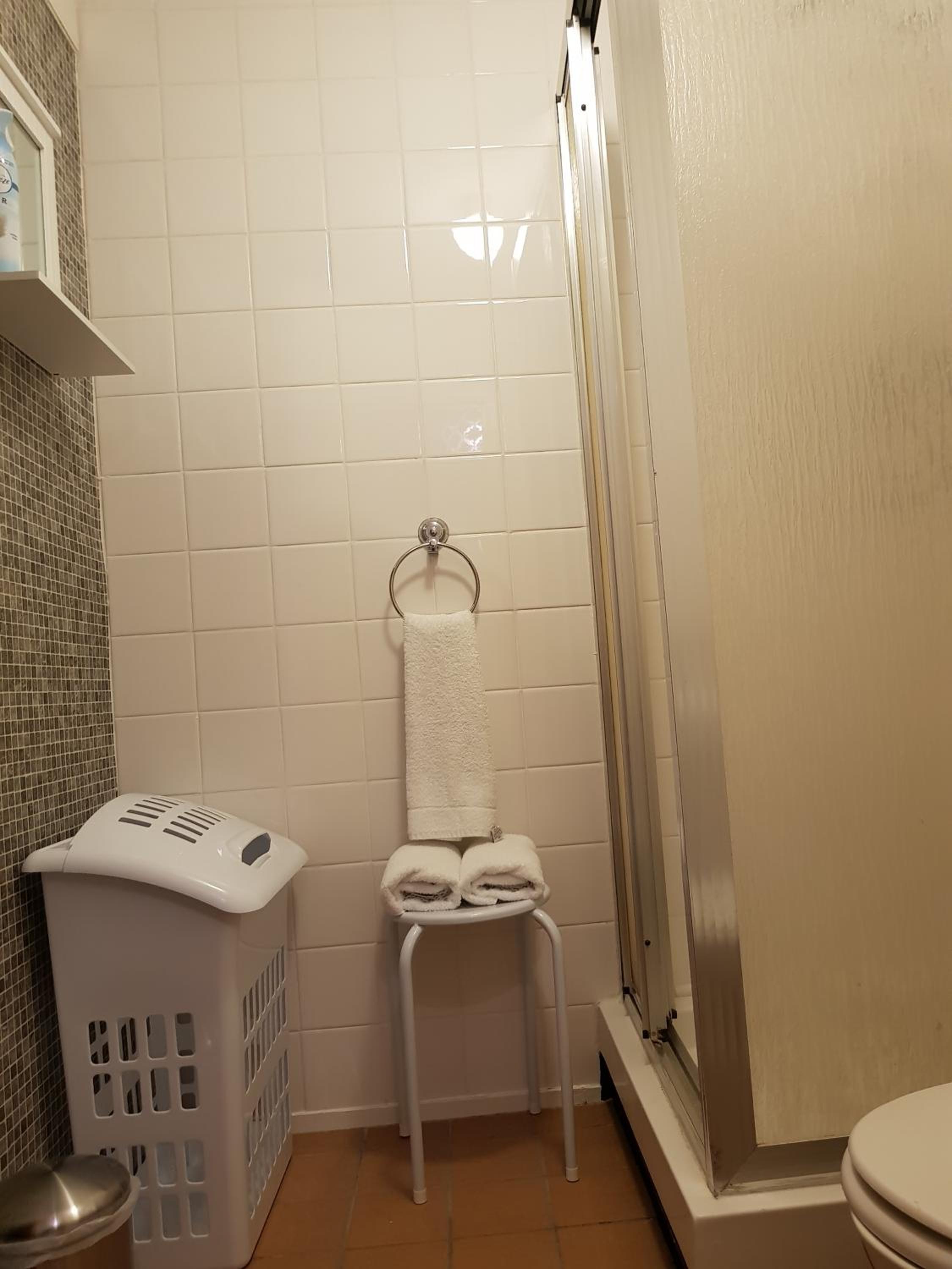 Budget Single Room with Shared Bathroom No. 18 - No Elevator photo 2