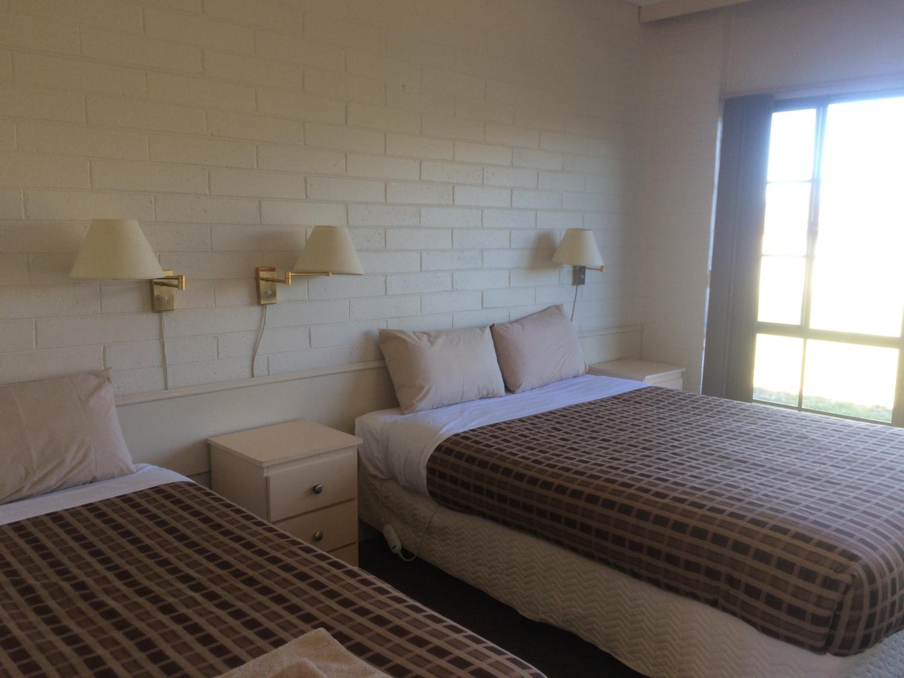 Standard Twin Room photo 2