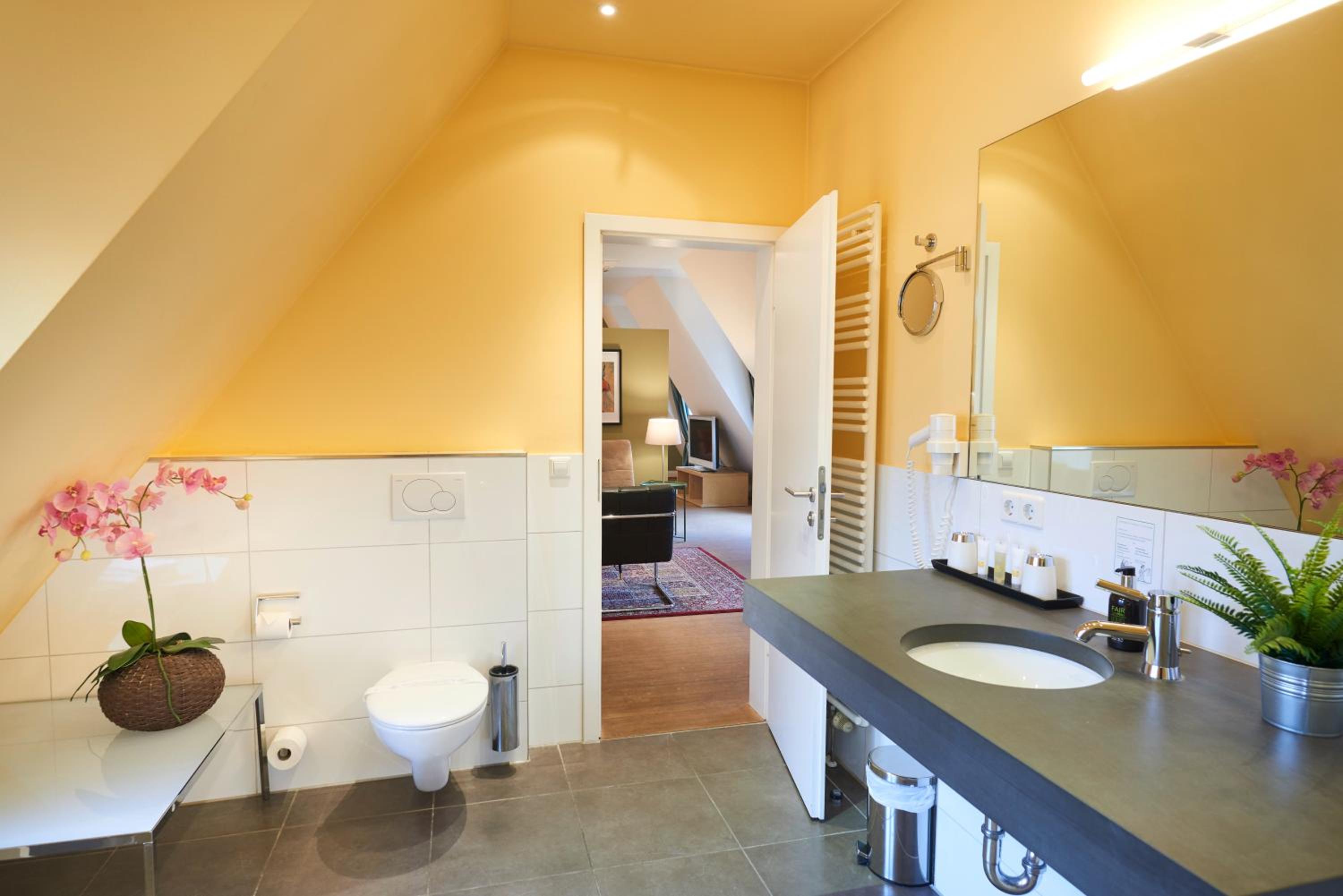 Deluxe Double Room - Photo 23