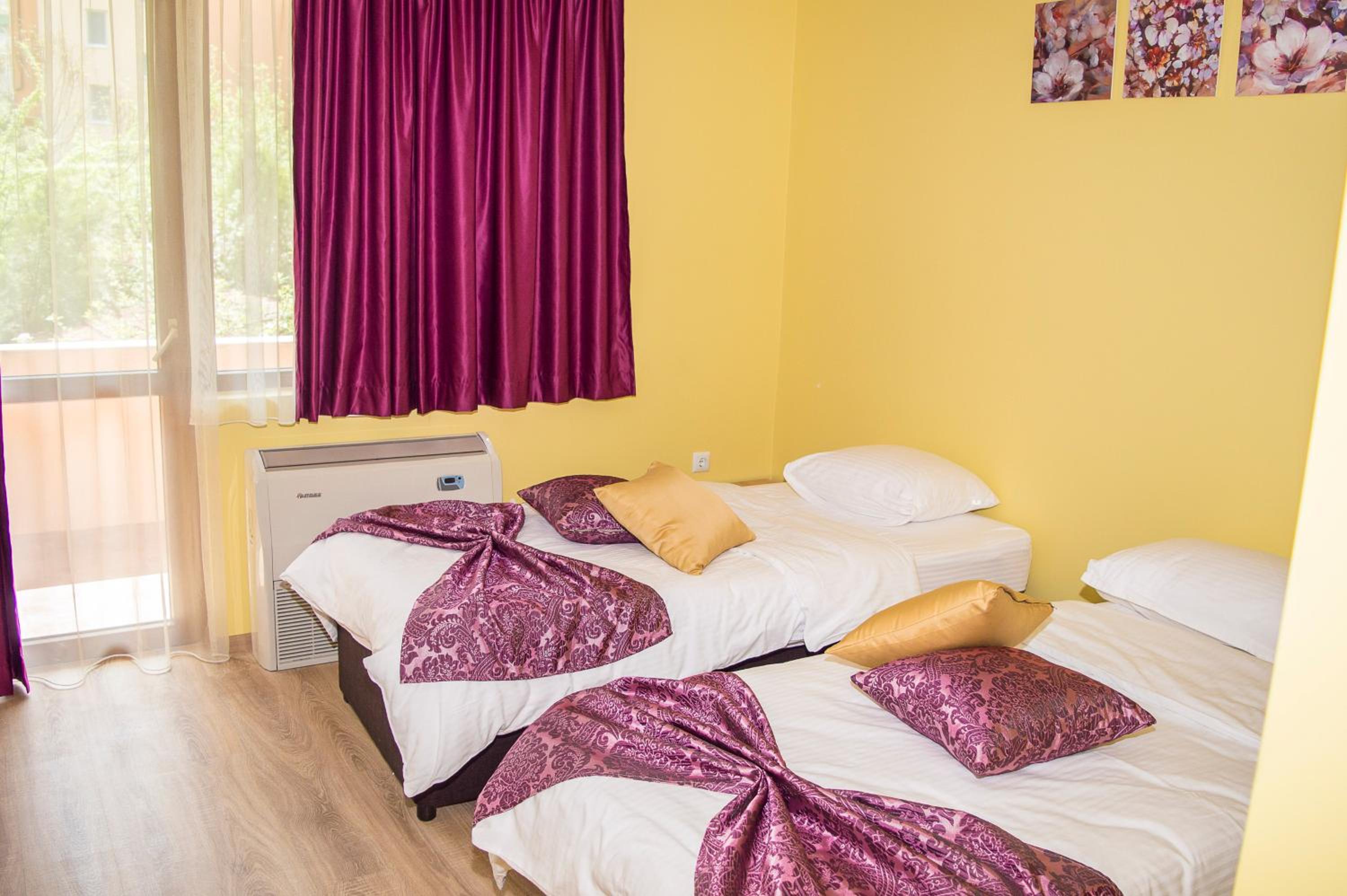 Double Room with Balcony - Photo 1