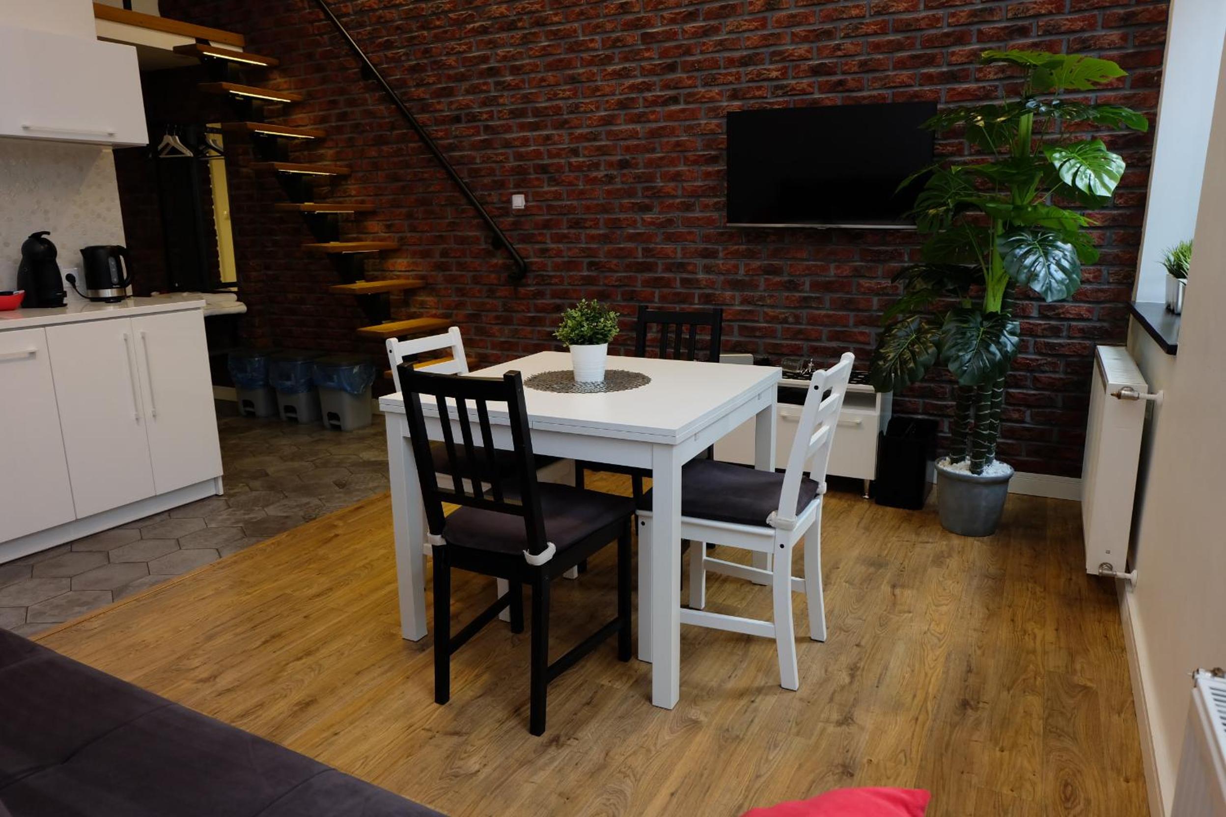 Studio Apartment - Photo 3