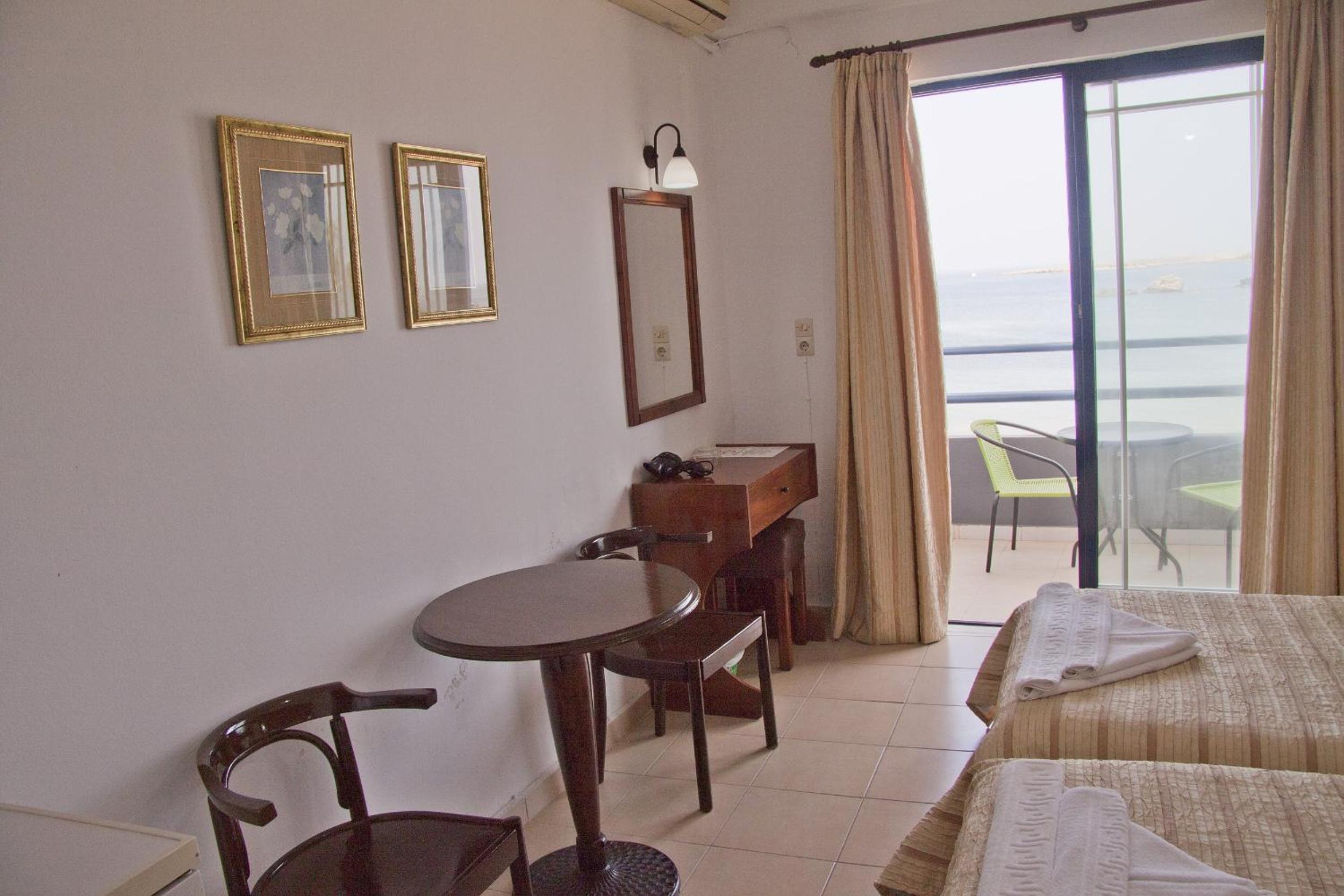 Twin Room with Sea View photo 3