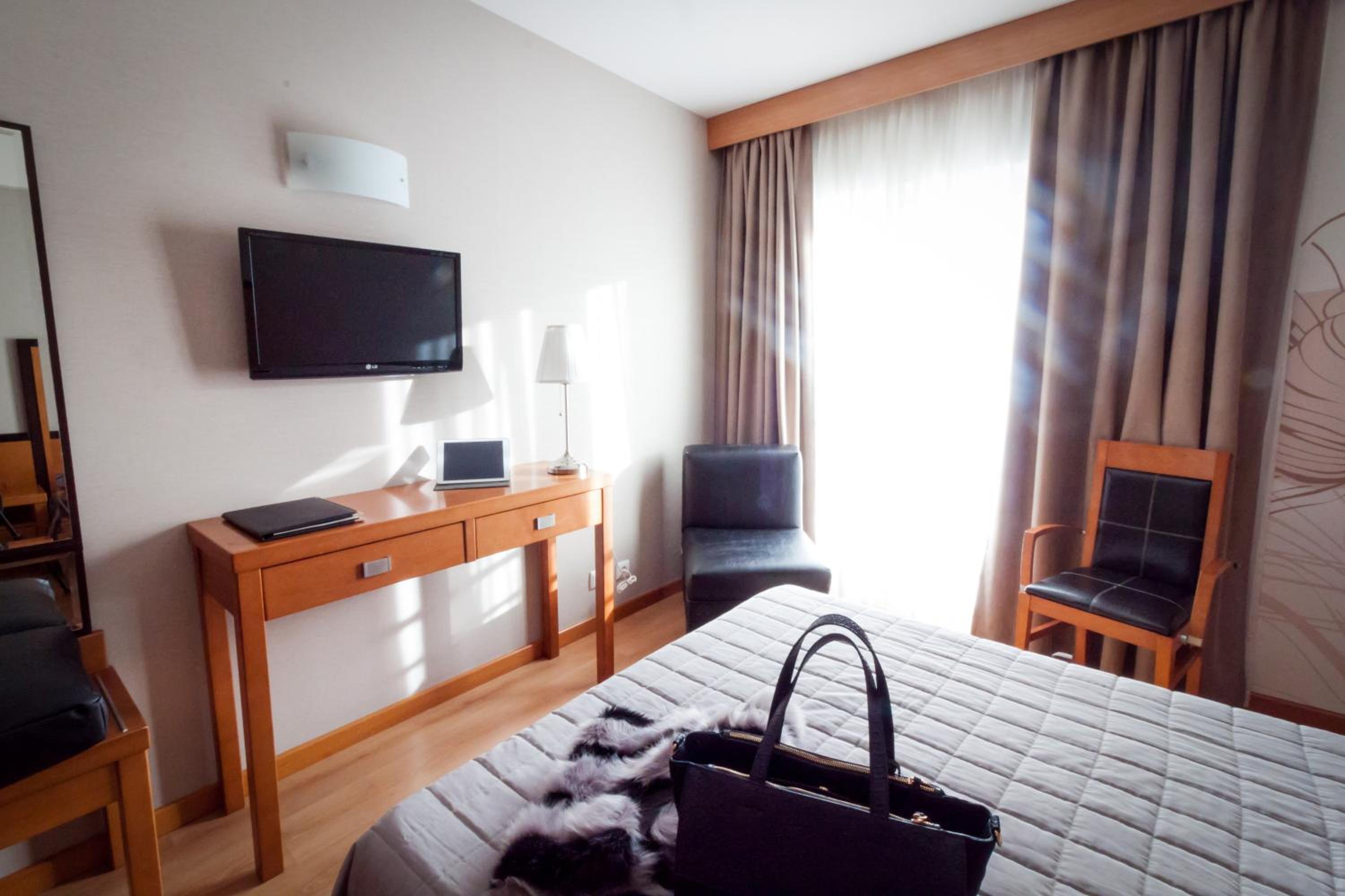 Double or Twin Room - Photo 2