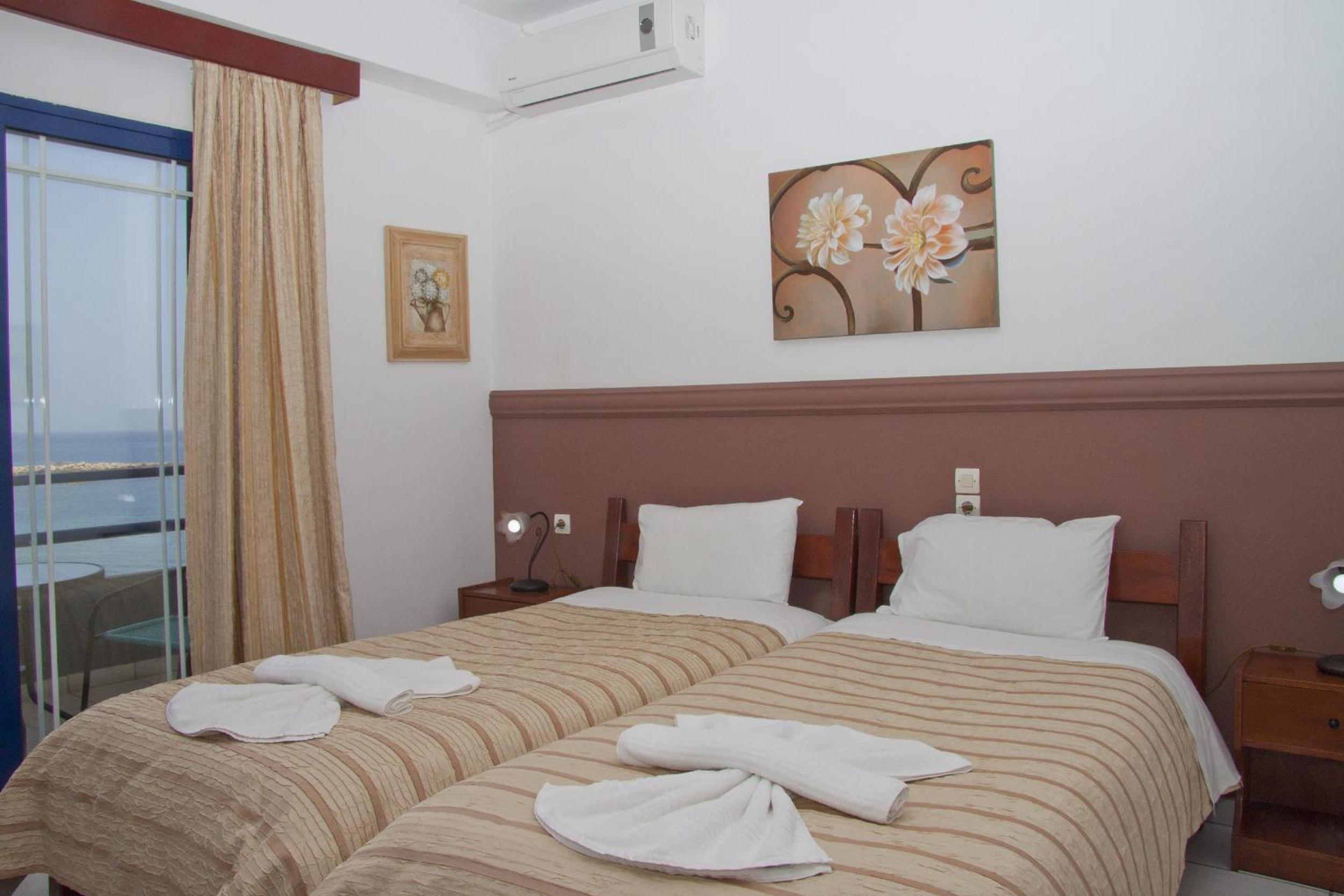 Twin Room with Sea View photo 2