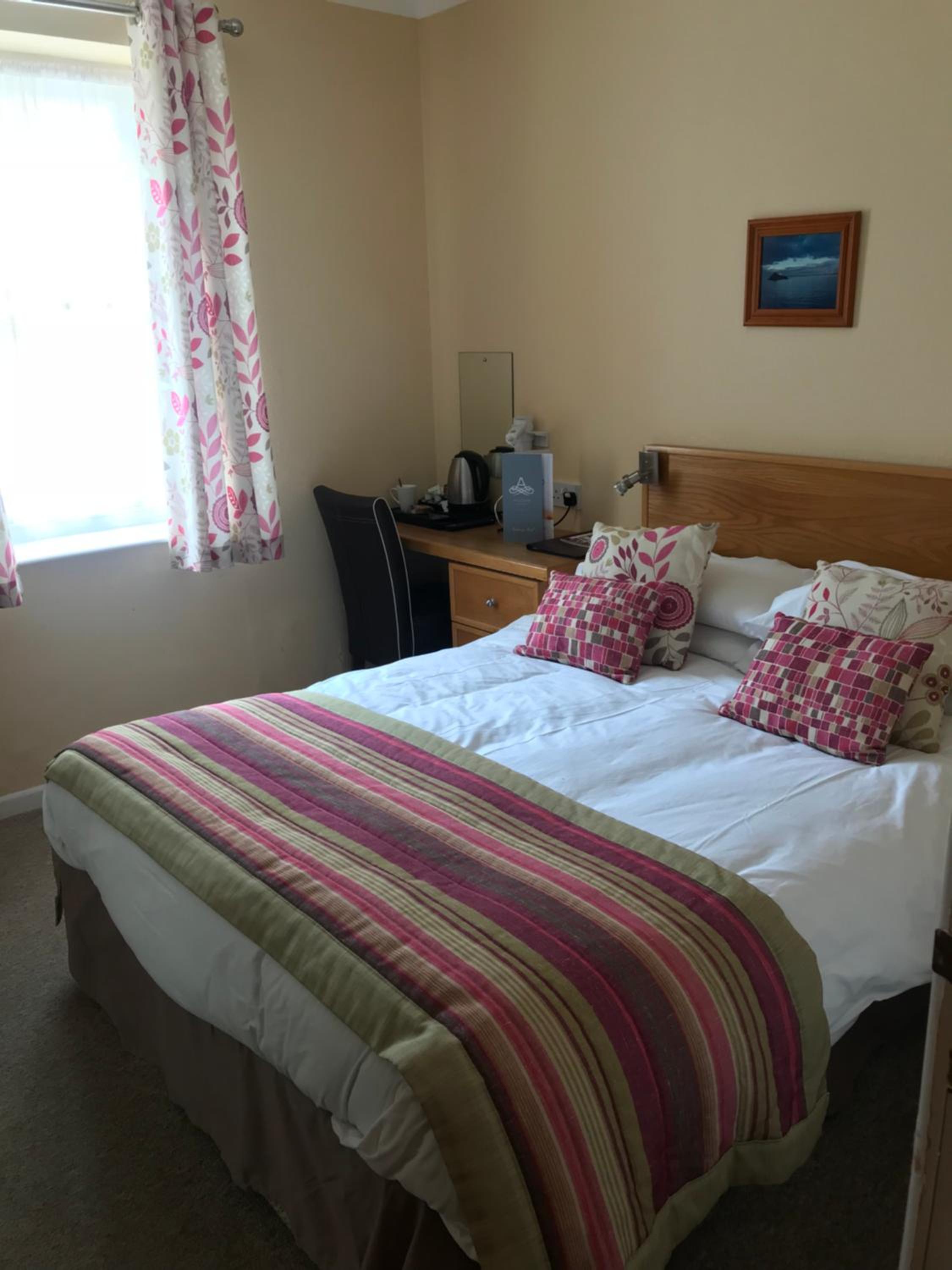 Basic Small Double Room - Photo 1