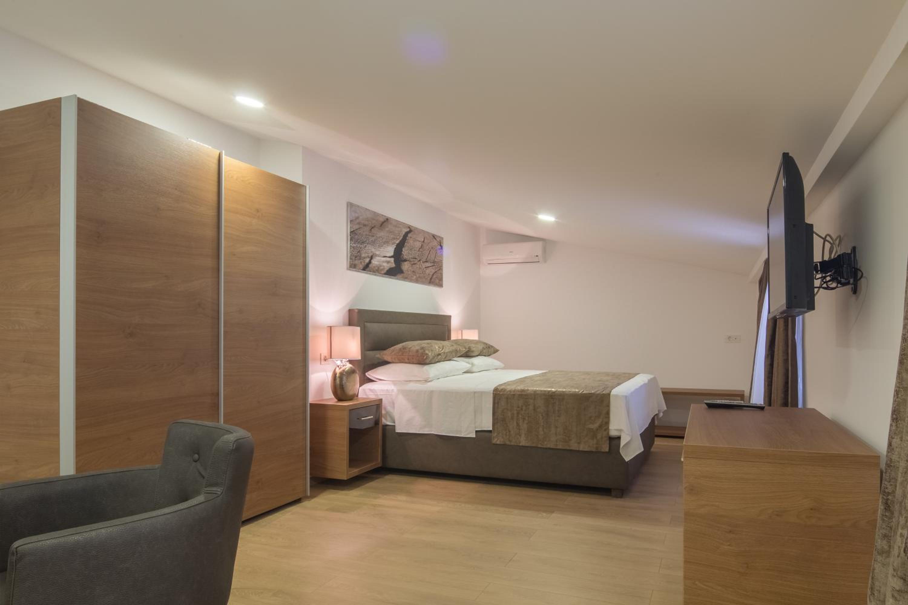 Luxury Triple Room - Photo 5