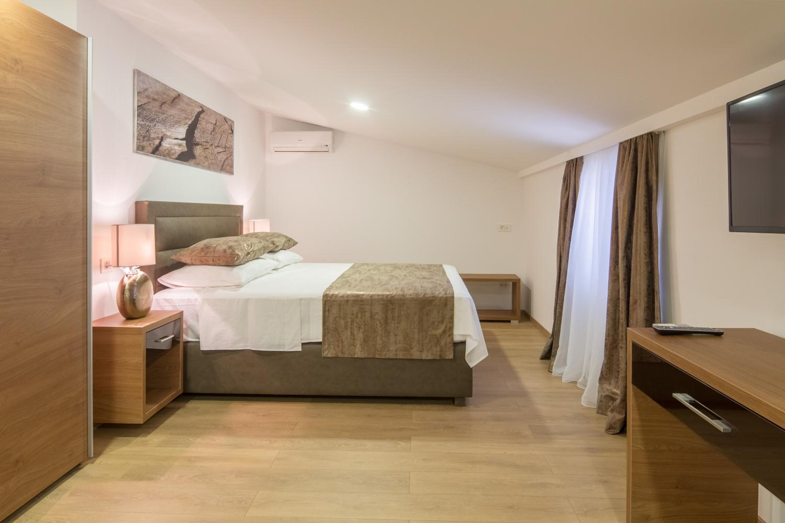 Luxury Triple Room - Photo 6