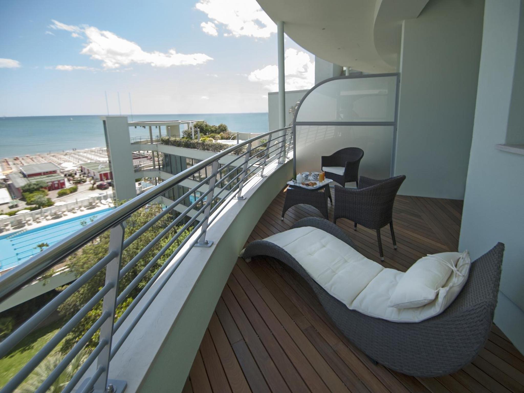 Executive Double Room with Sea View - Photo 4