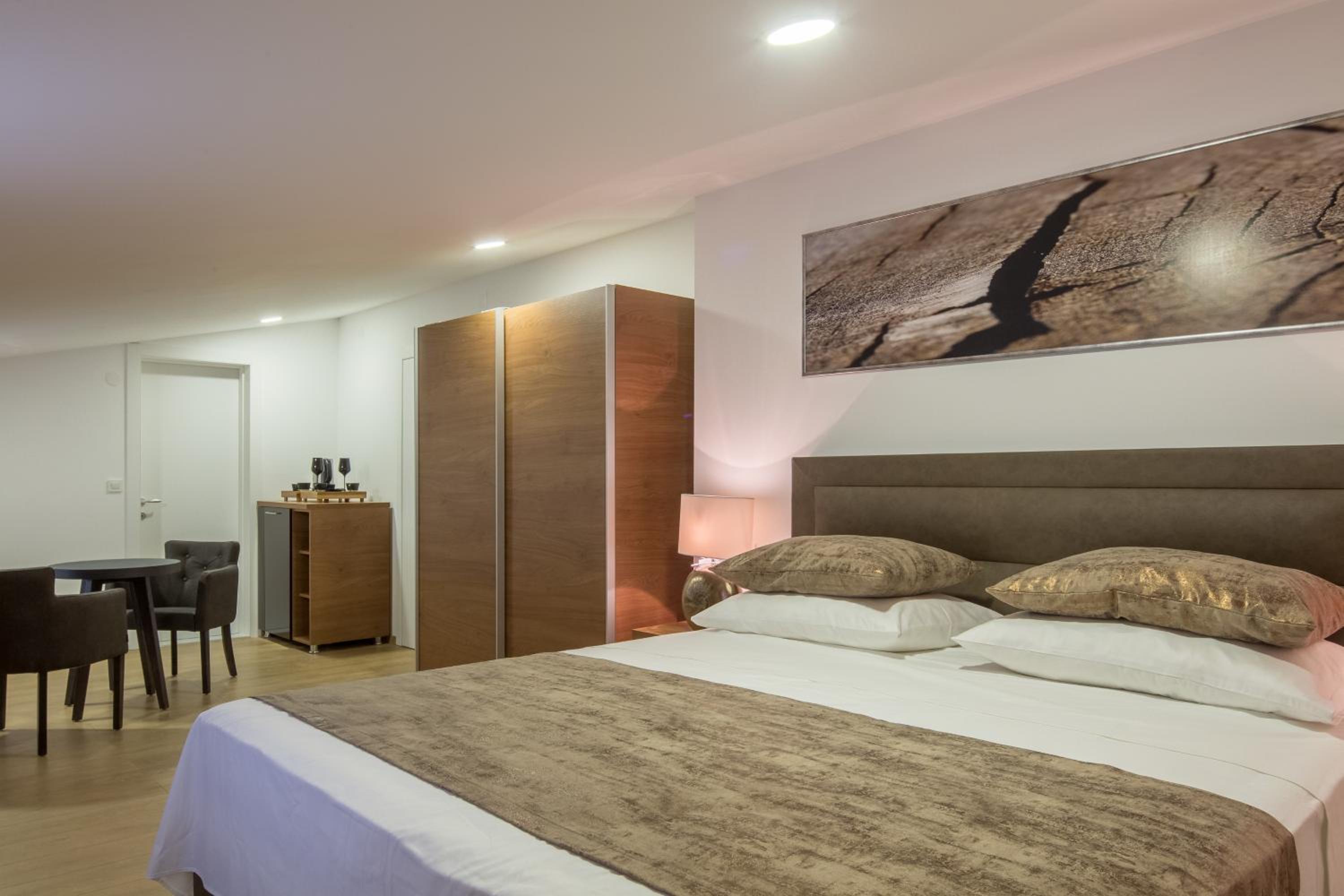 Luxury Triple Room - Photo 3