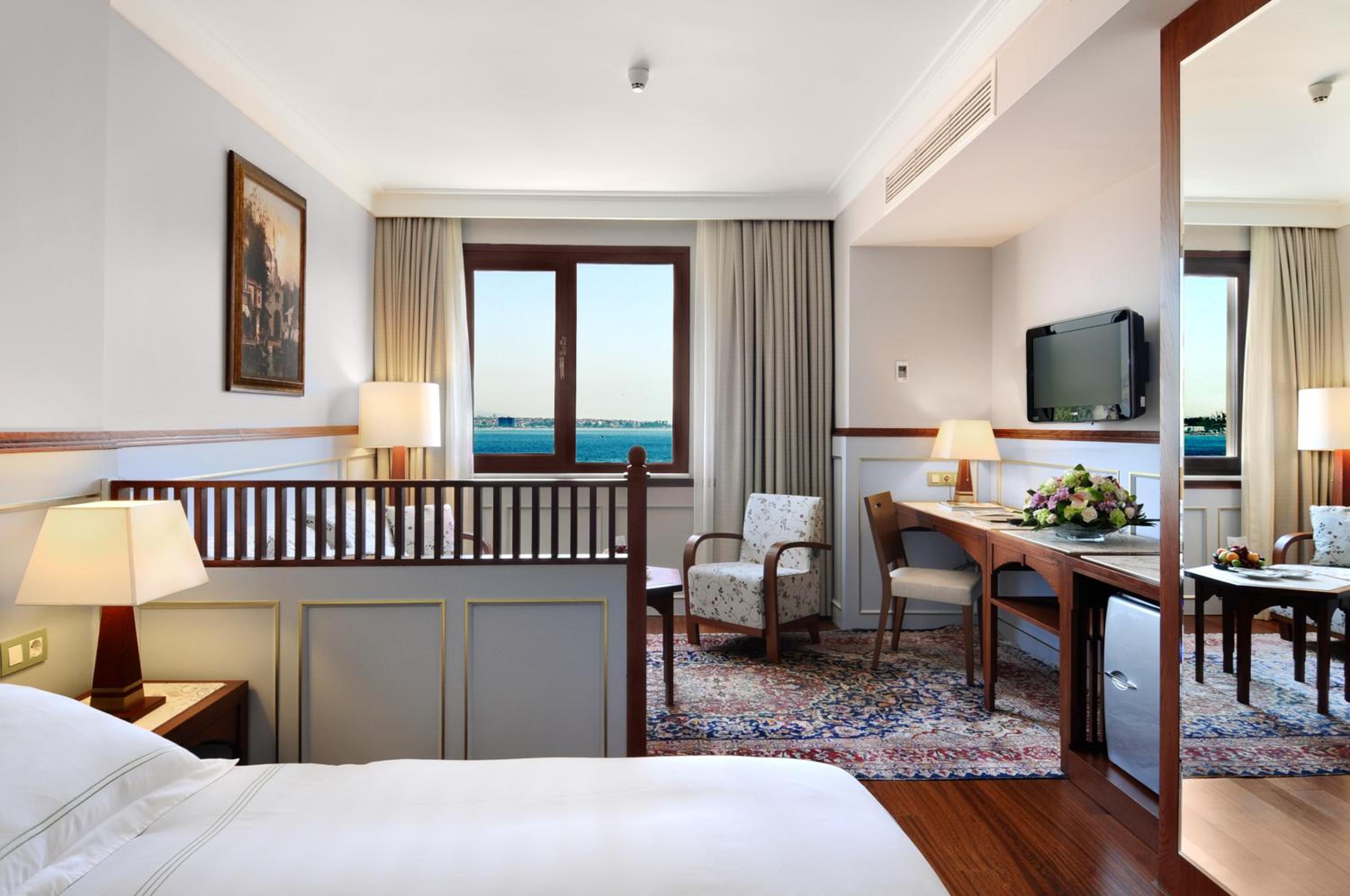 Junior Suite with Sea View photo 1