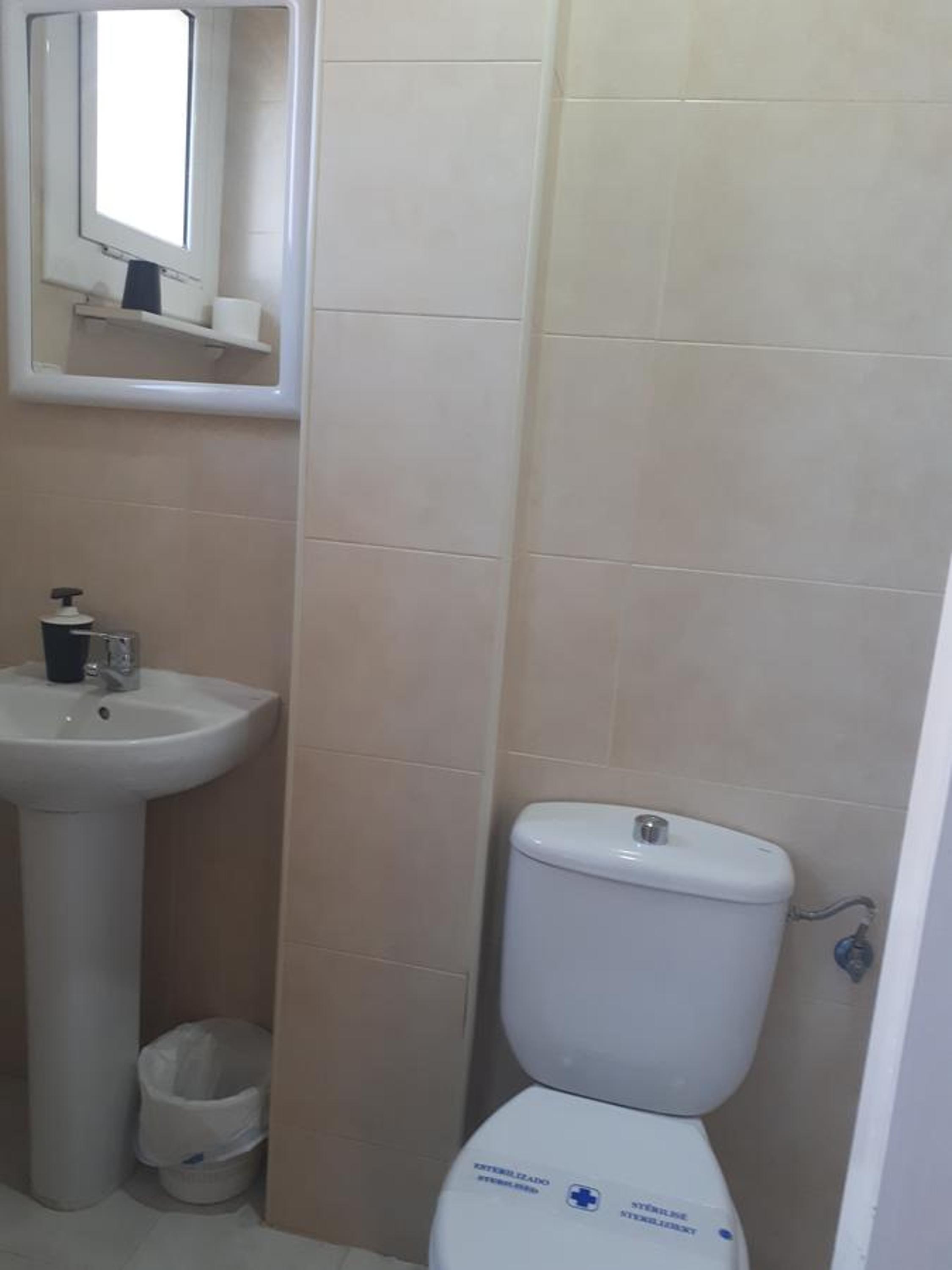 Triple Room with Private Bathroom photo 3