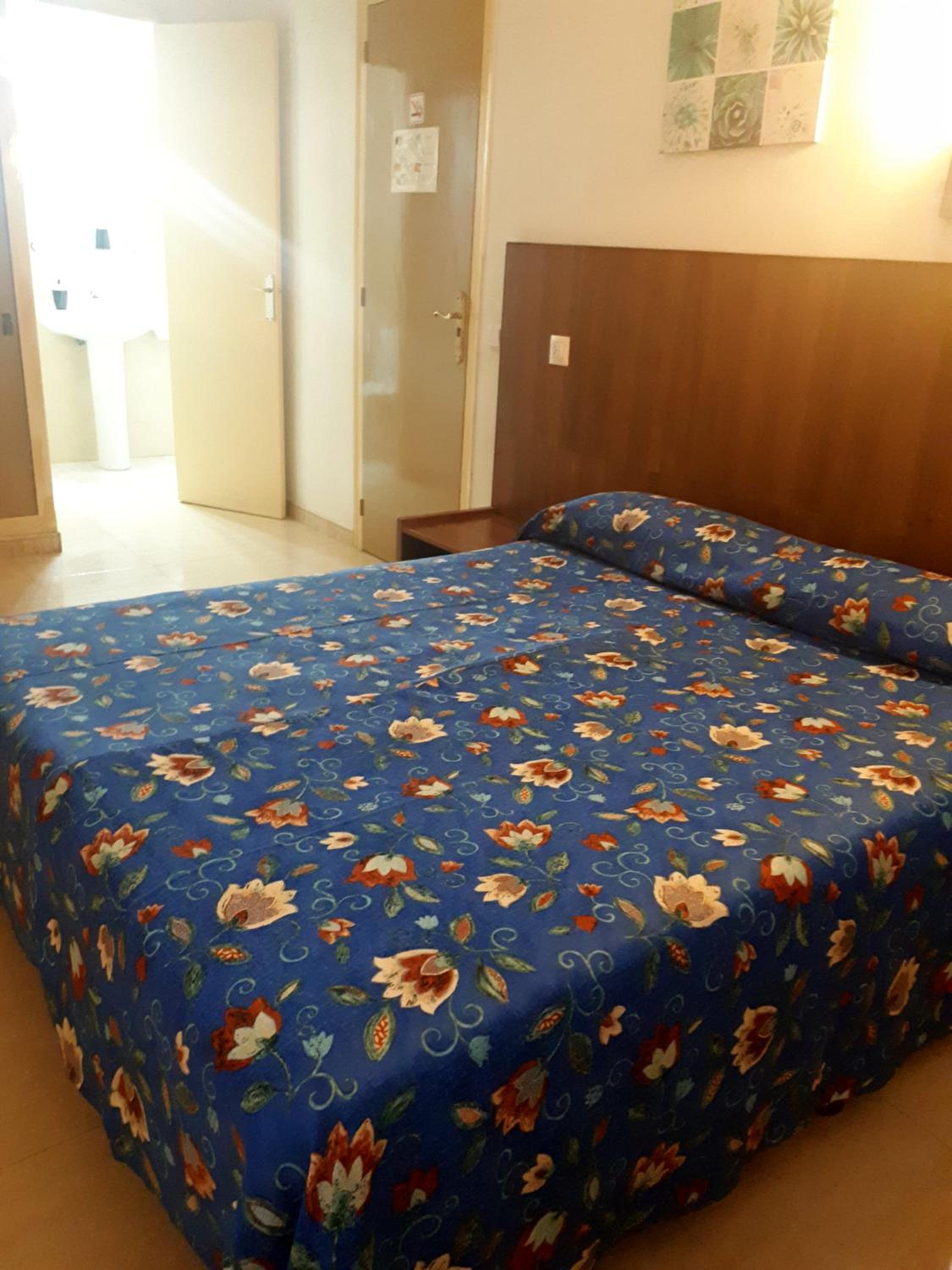 Economy Double Room No Views photo 3