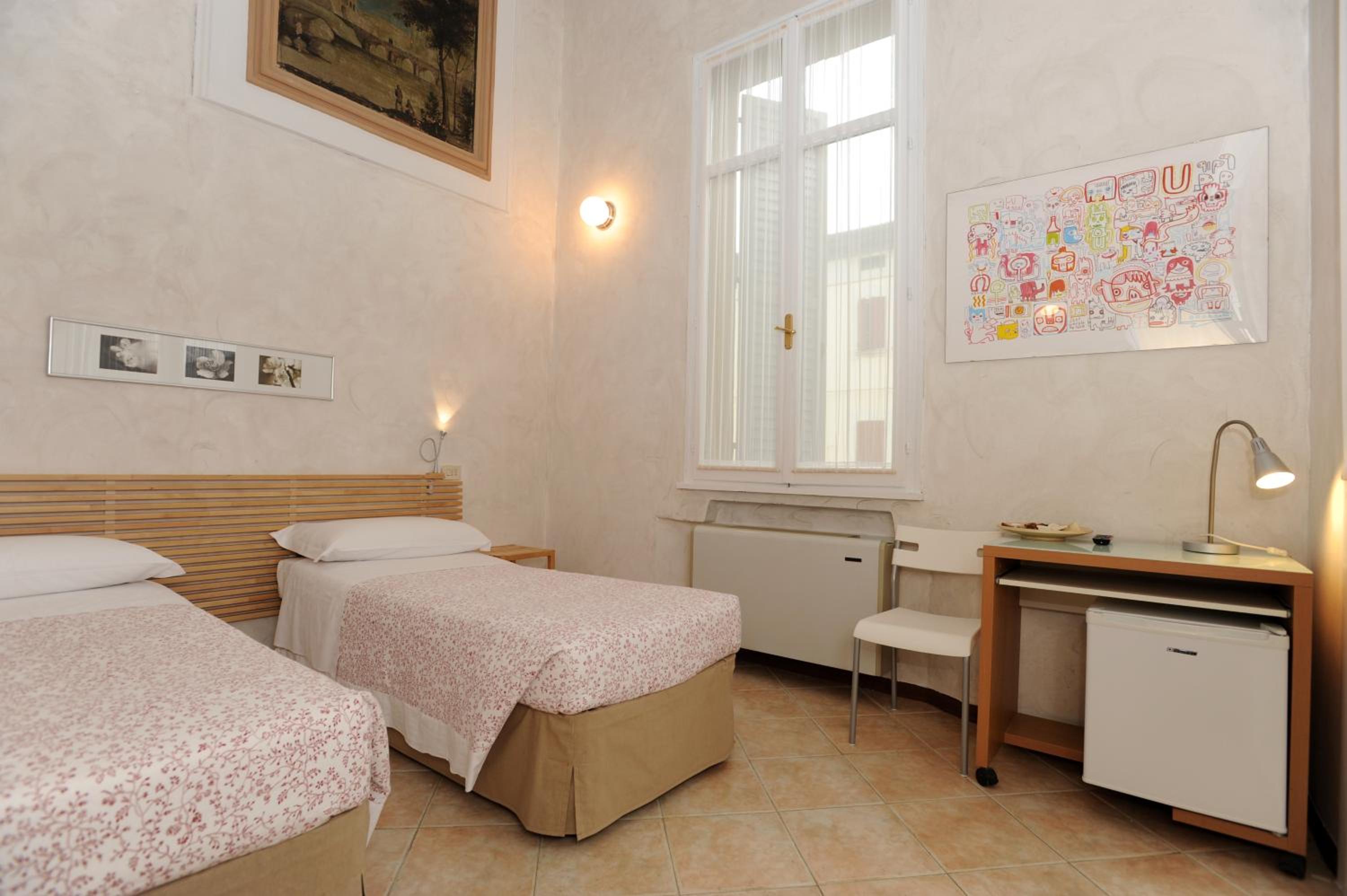 Double or Twin Room photo 3