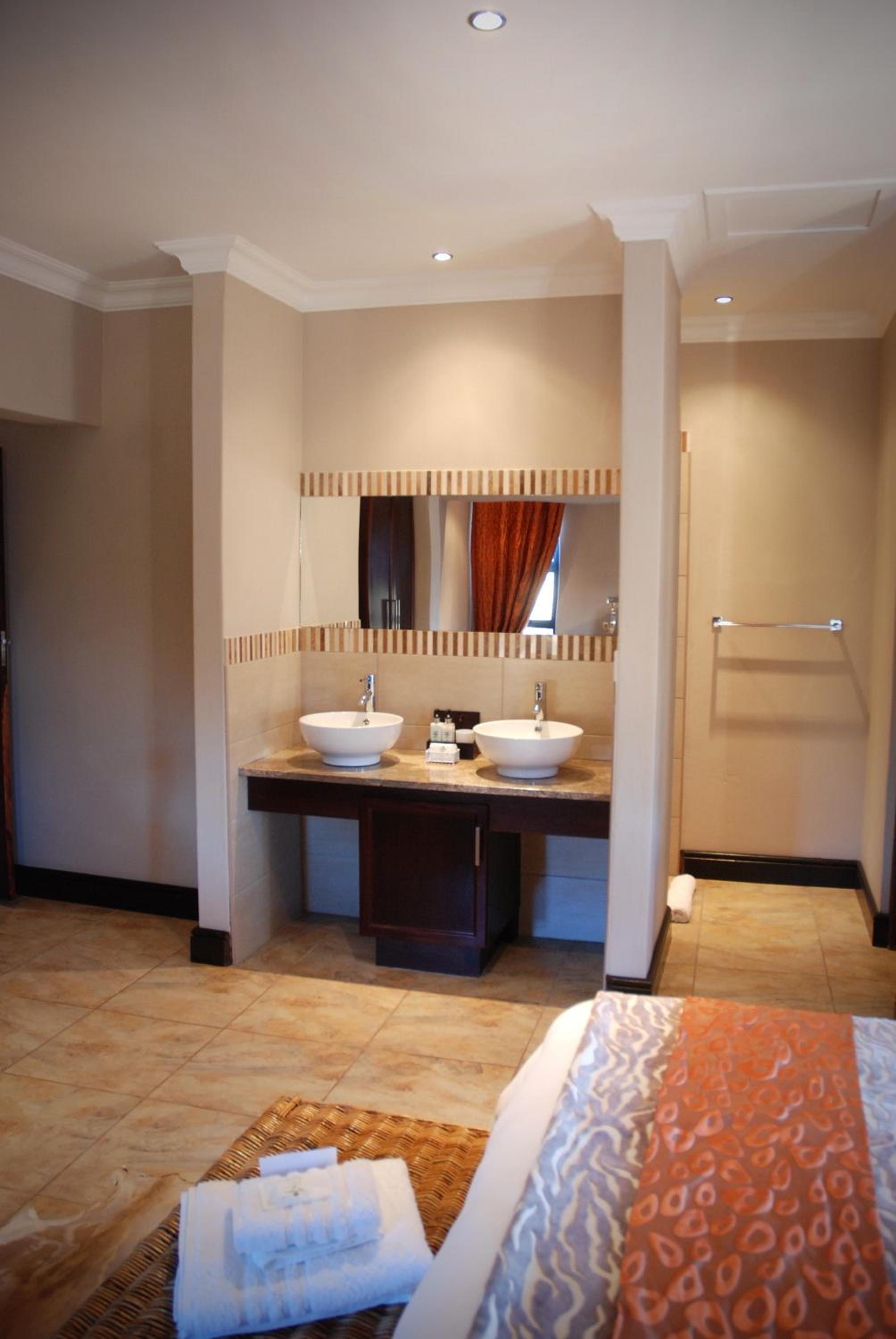 Deluxe Suite photo 2