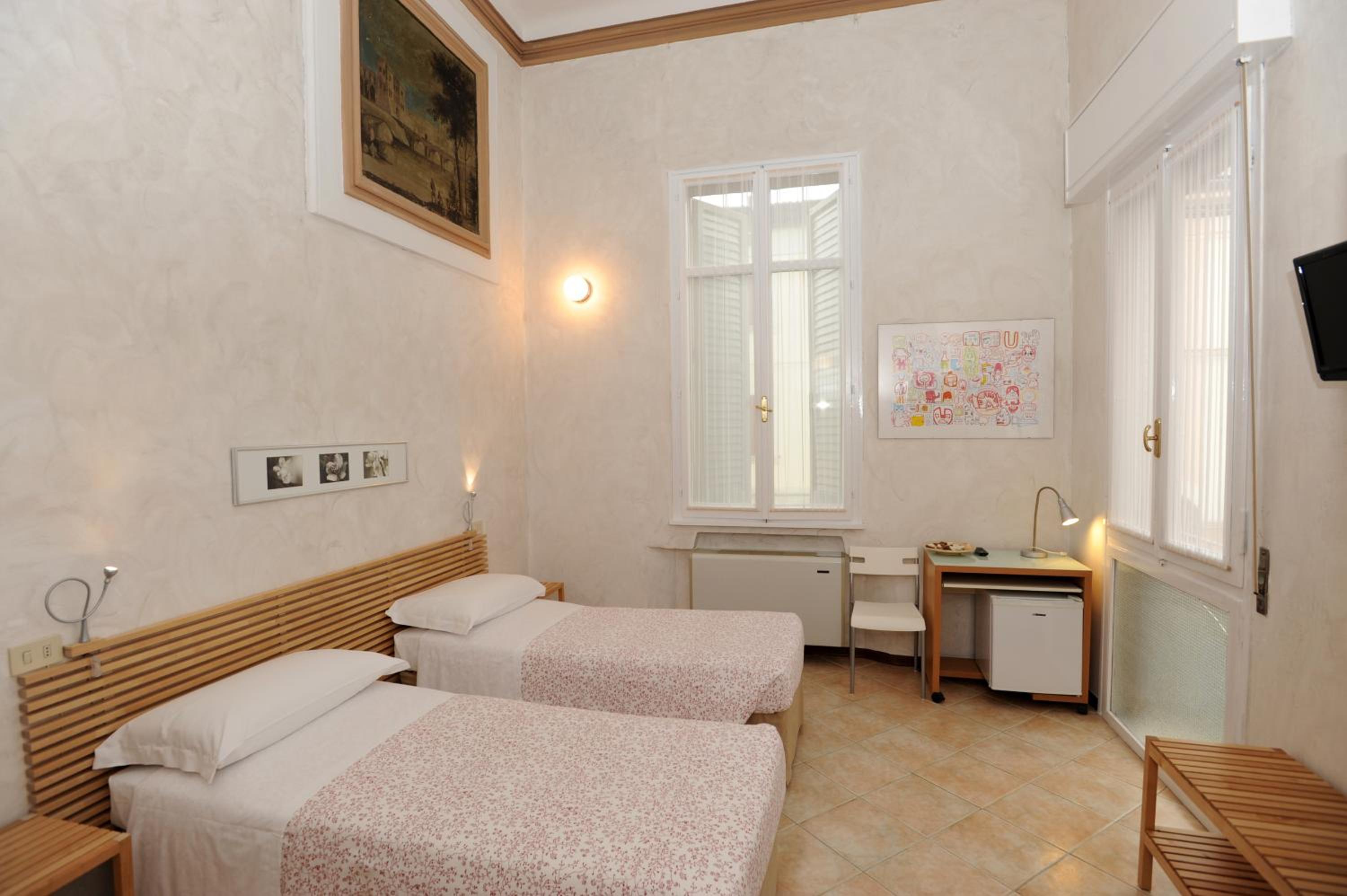 Double or Twin Room photo 2