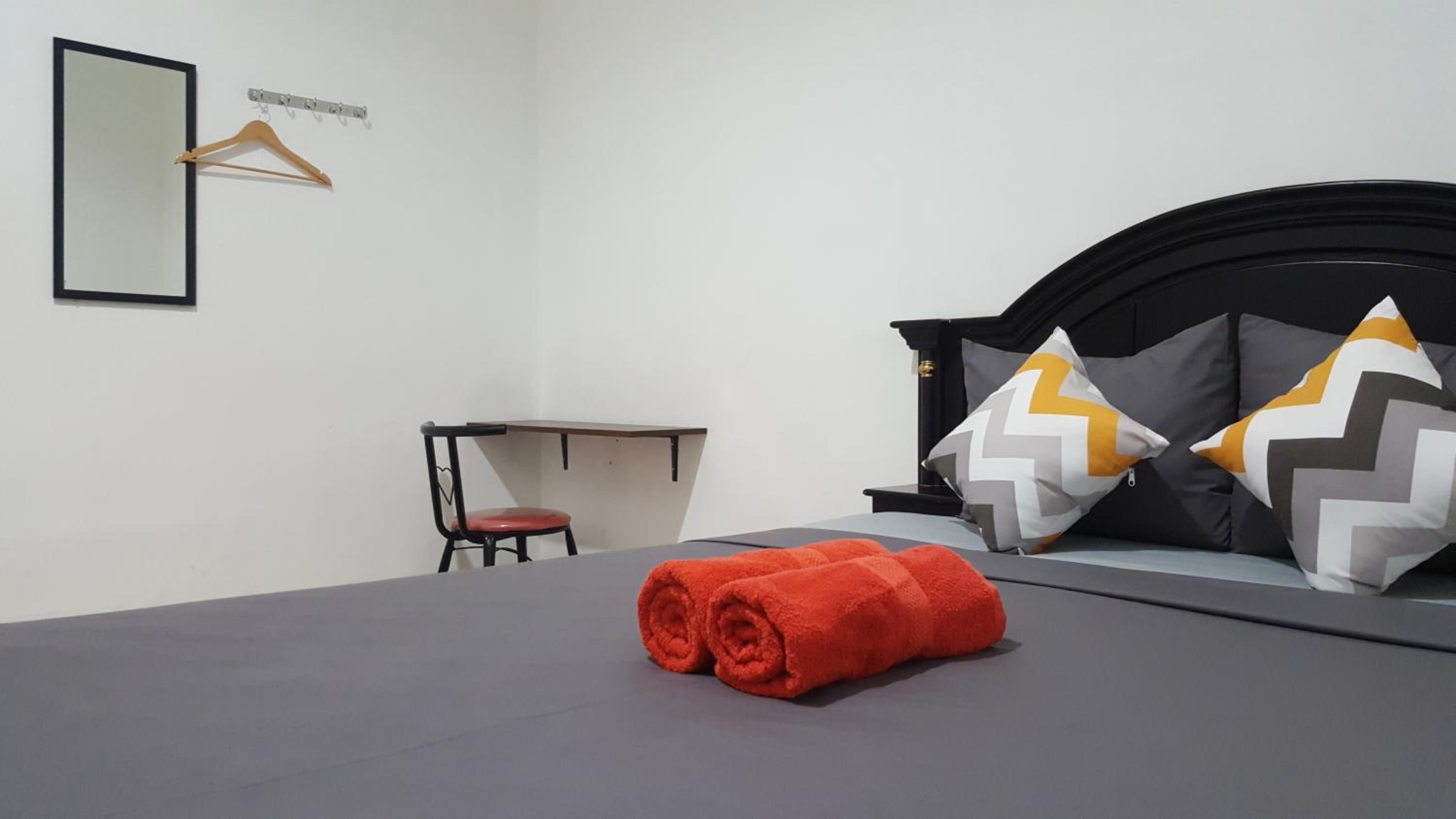 Budget Double Room photo 2