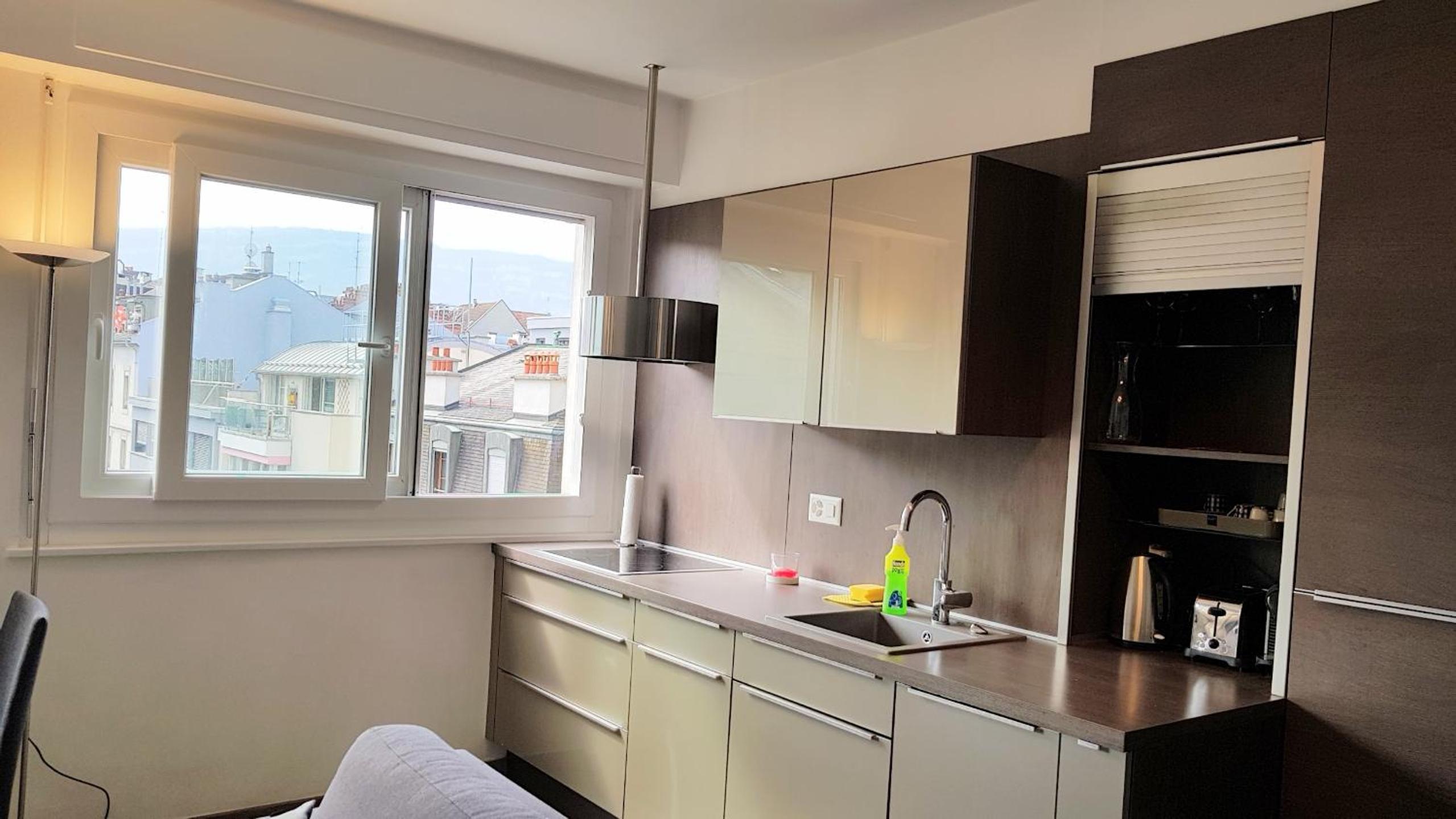 One-Bedroom Apartment - Photo 7