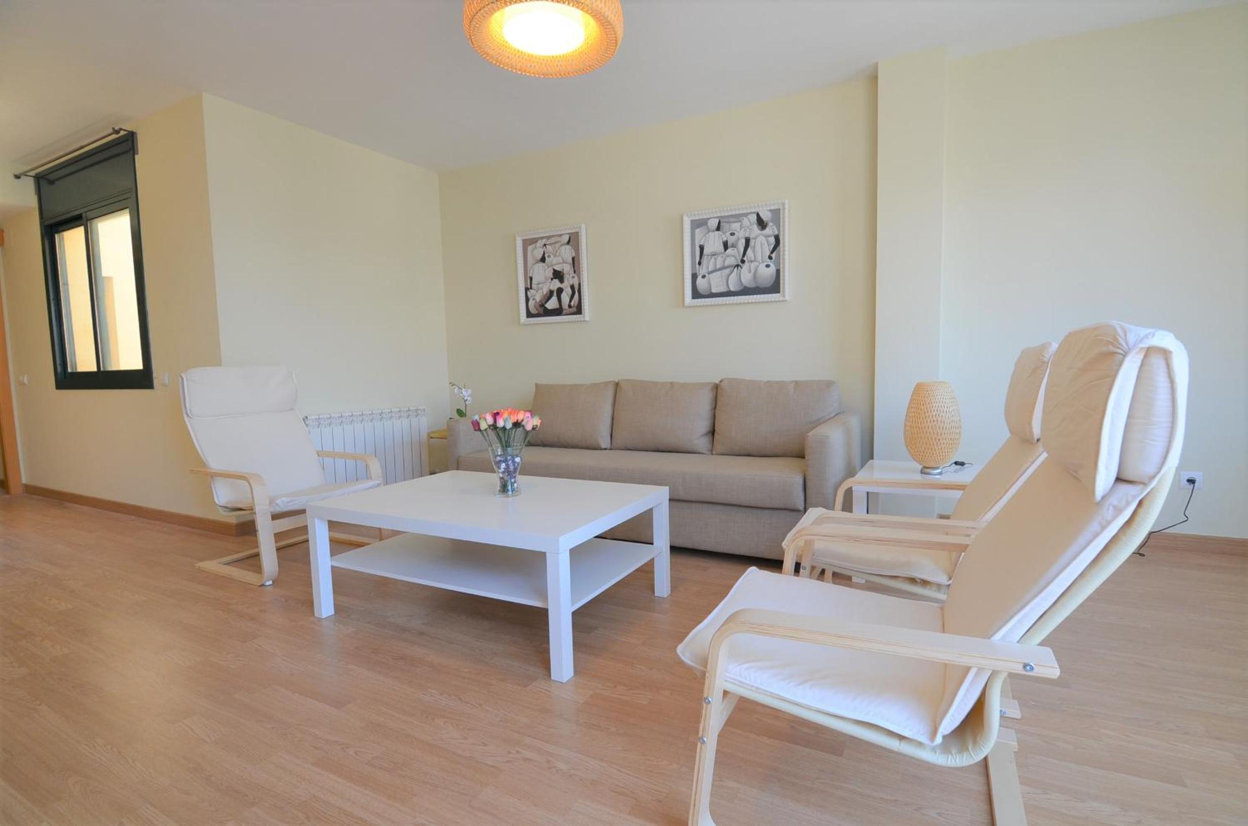 Three-Bedroom Apartment photo 2