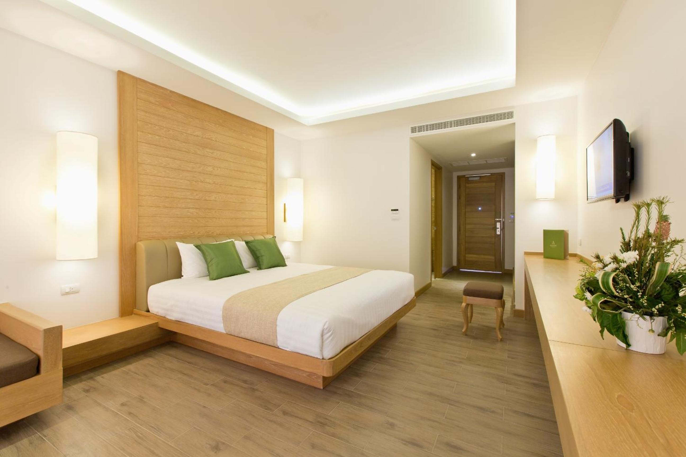 Deluxe Room with Pool View