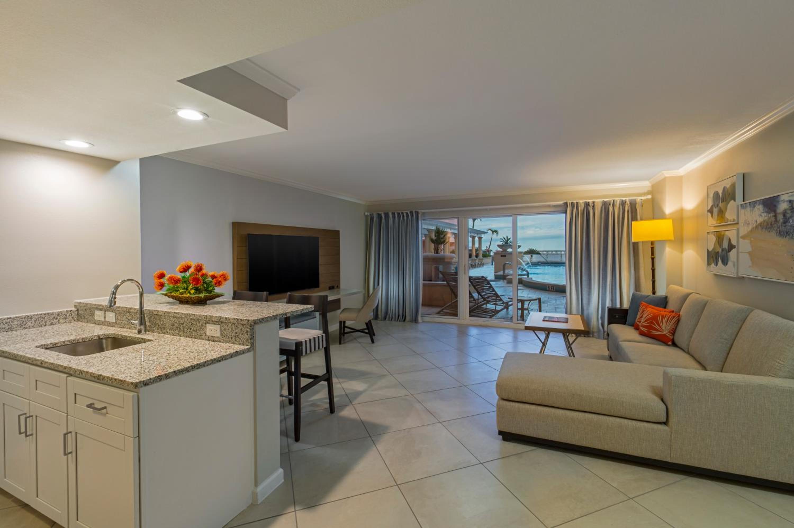 King Suite with Kitchenette - Poolside - Photo 5