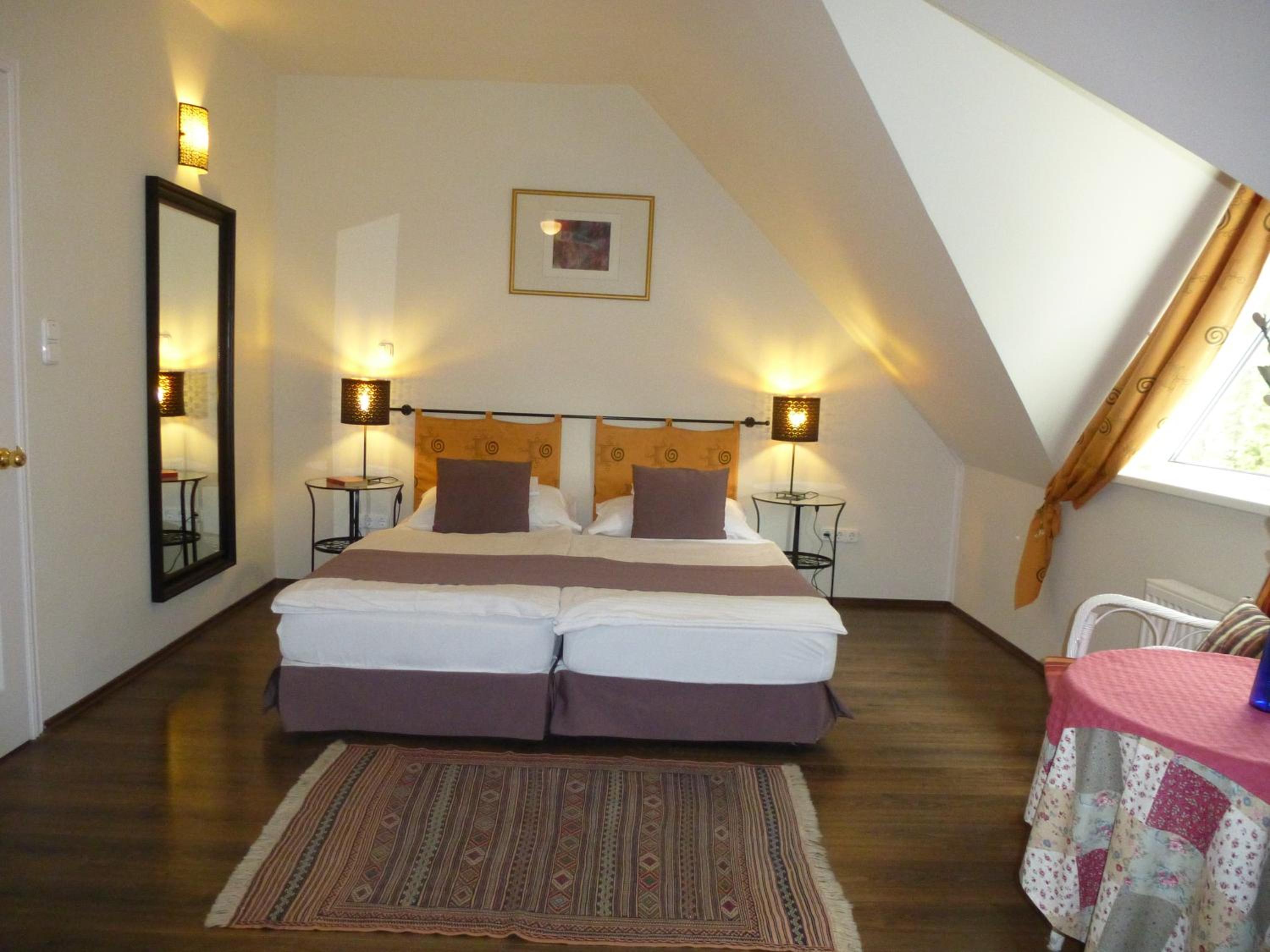 Large Double or Twin Room