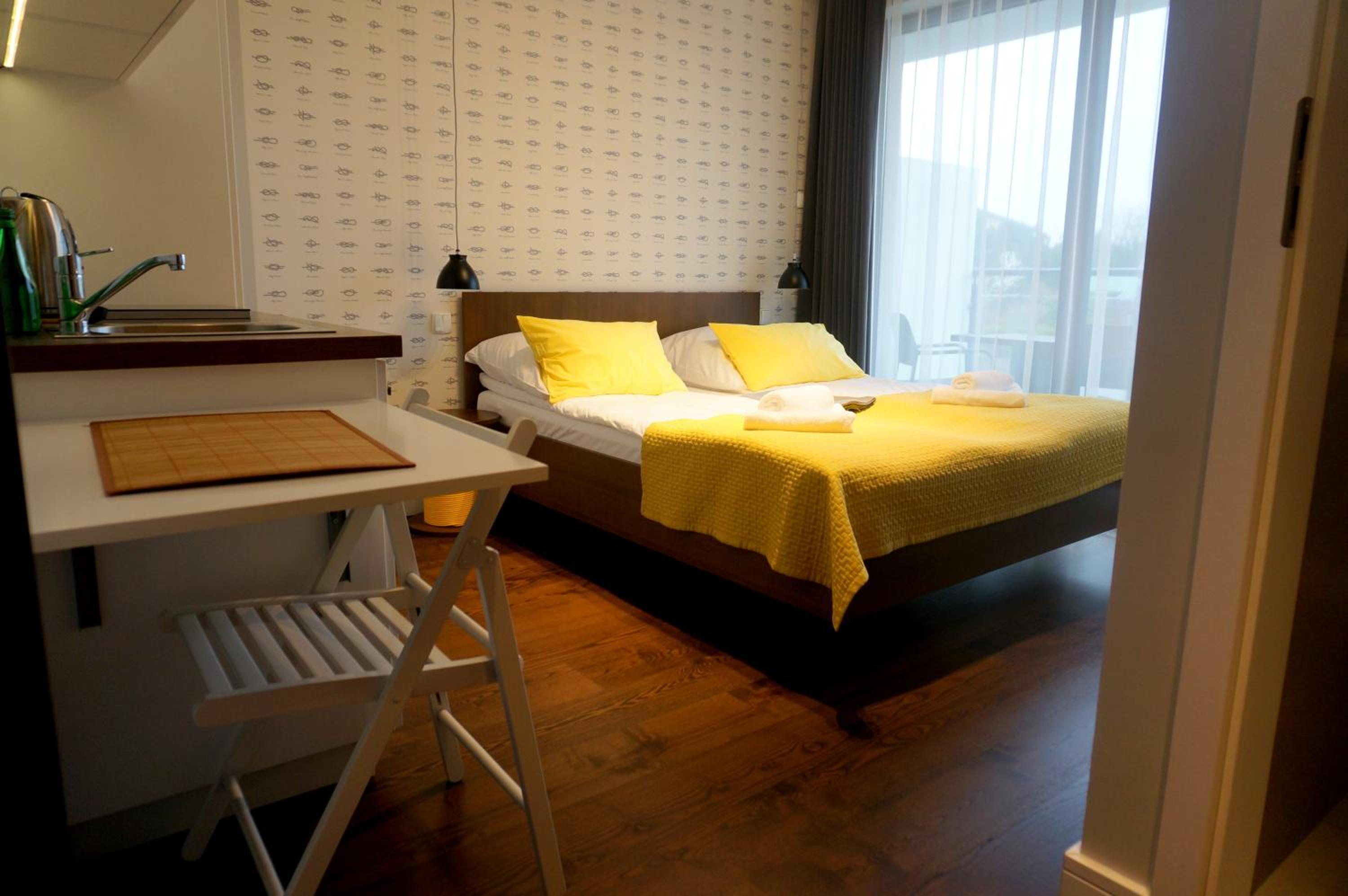 Standard Double Room with Kitchenette - Photo 11