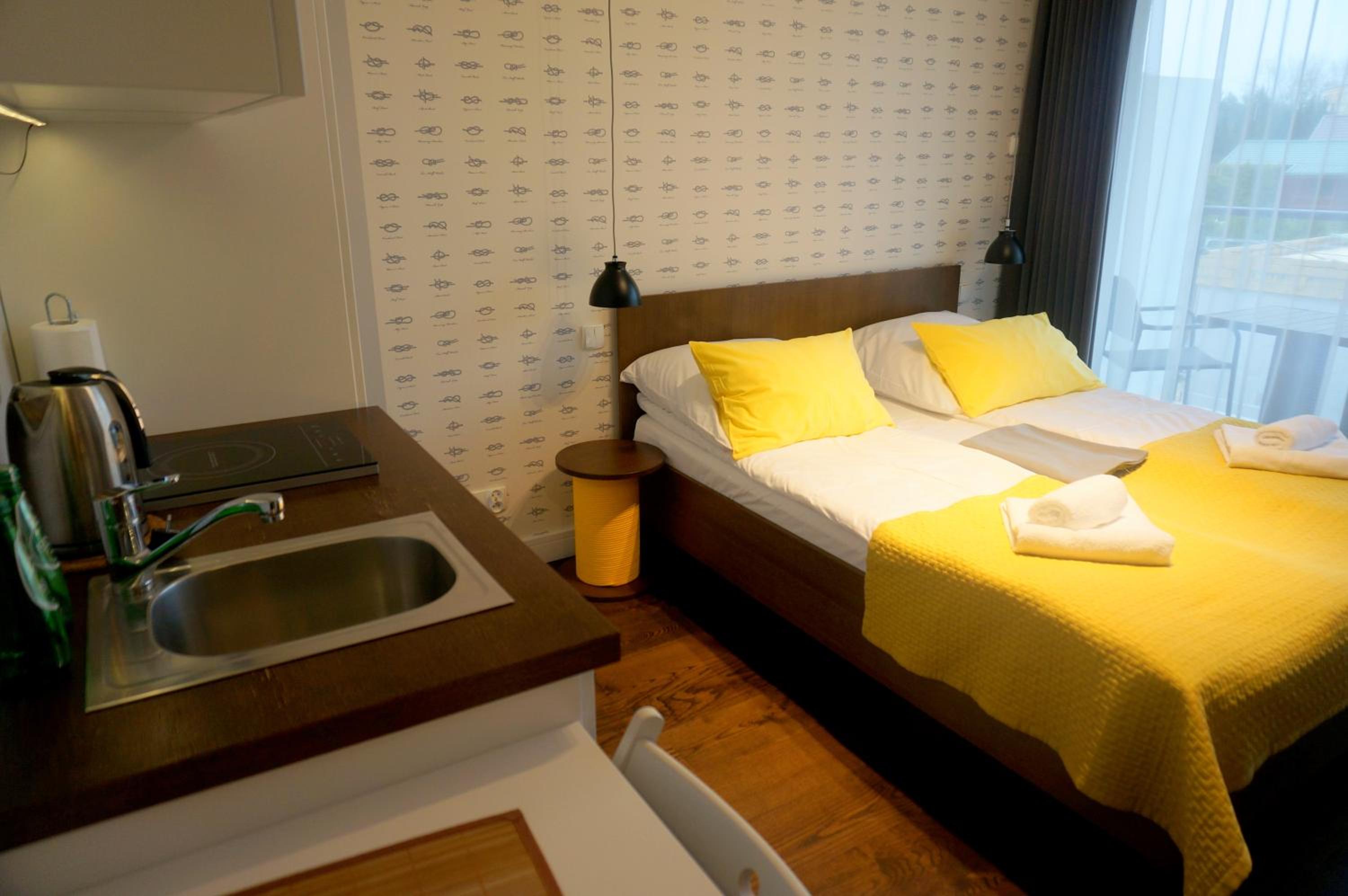 Standard Double Room with Kitchenette - Photo 7