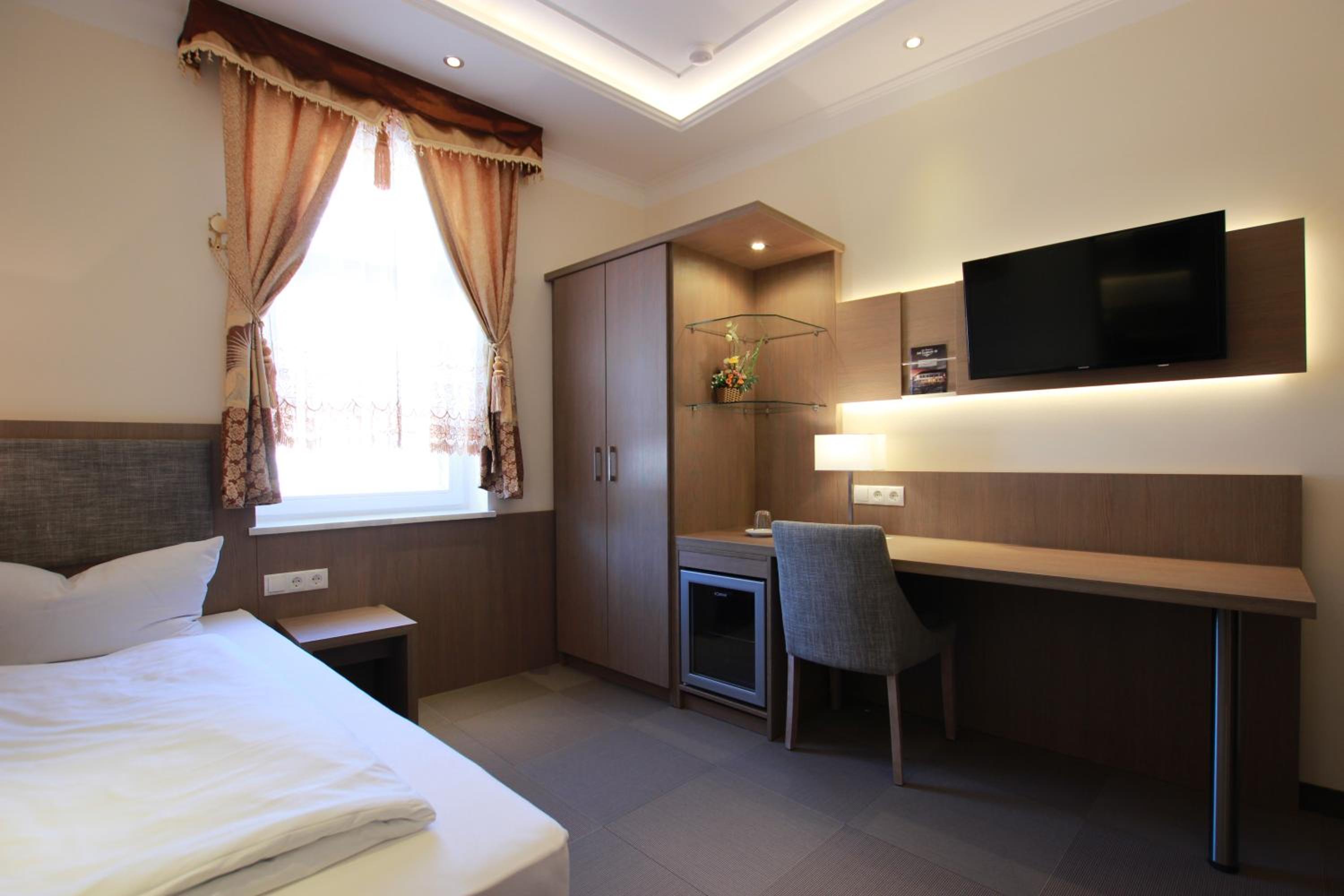 Deluxe Single Room