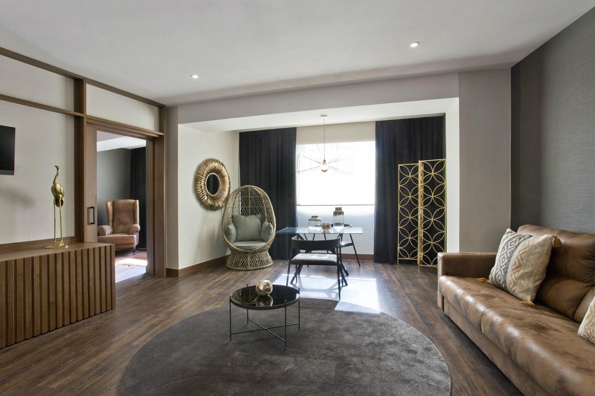 Suite - Photo 4